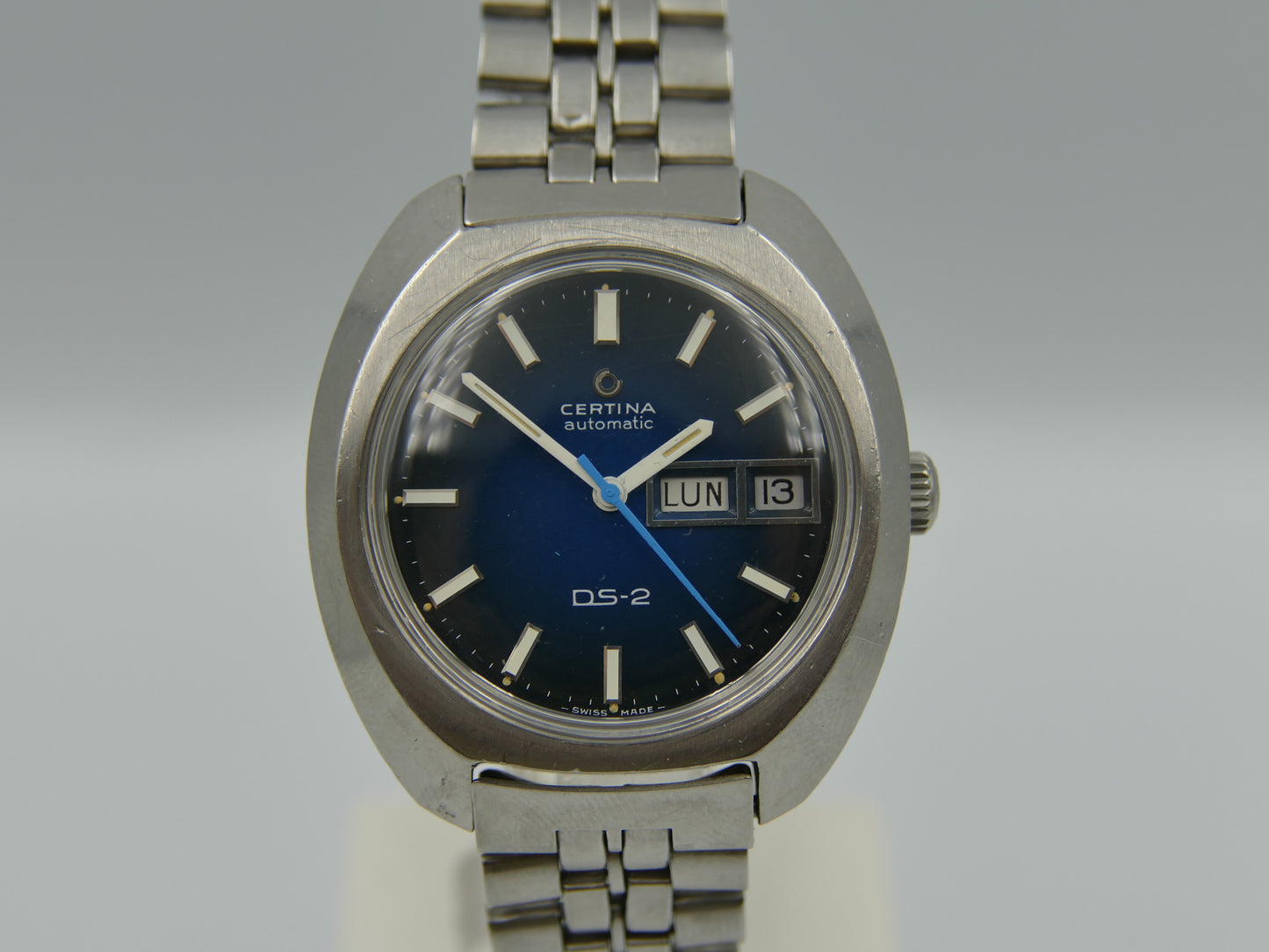 70s vintage men Certina DS-2 automatic cal 25-652 ref. 5901 300 blue Spider dial