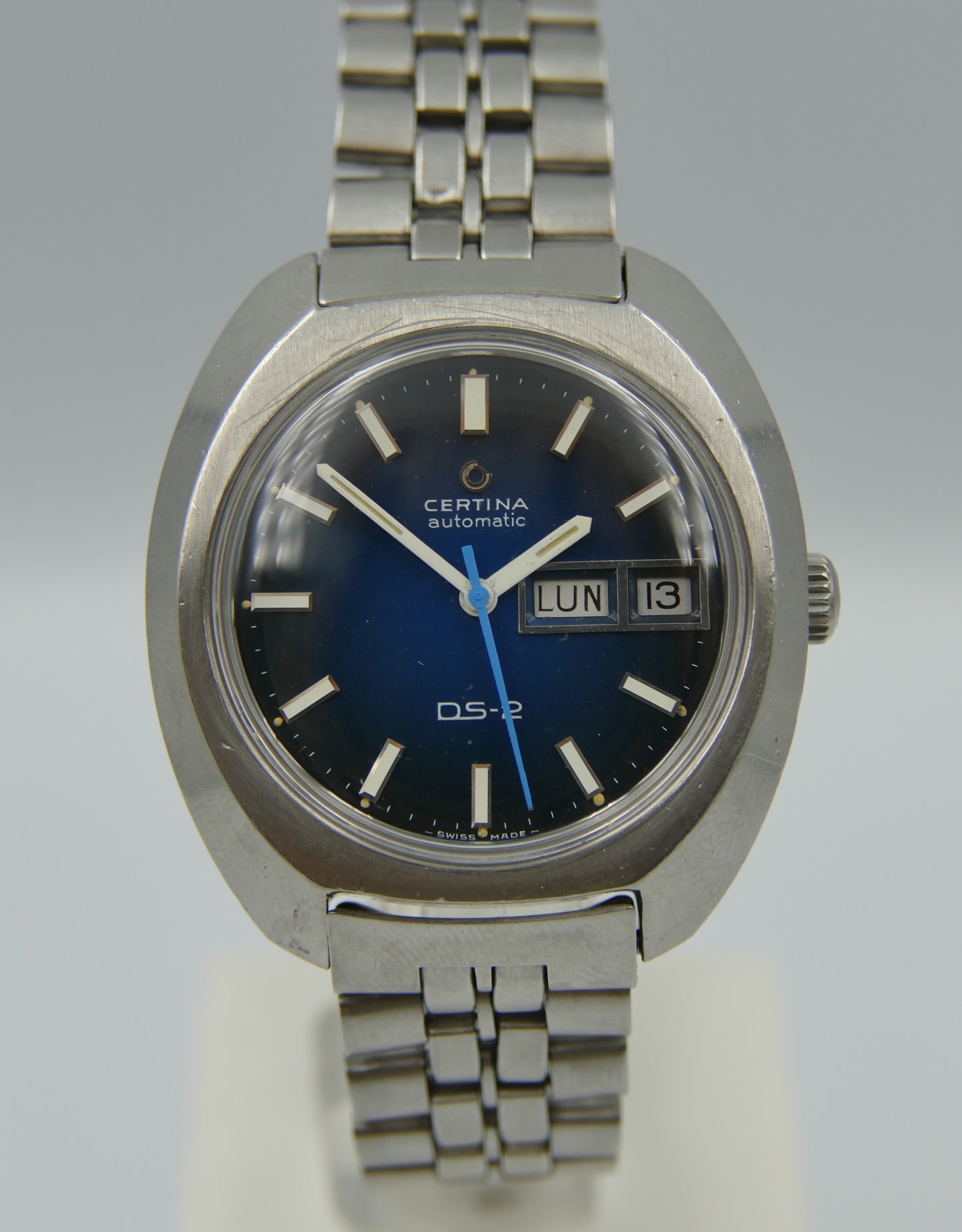 70s vintage men Certina DS-2 automatic cal 25-652 ref. 5901 300 blue Spider dial