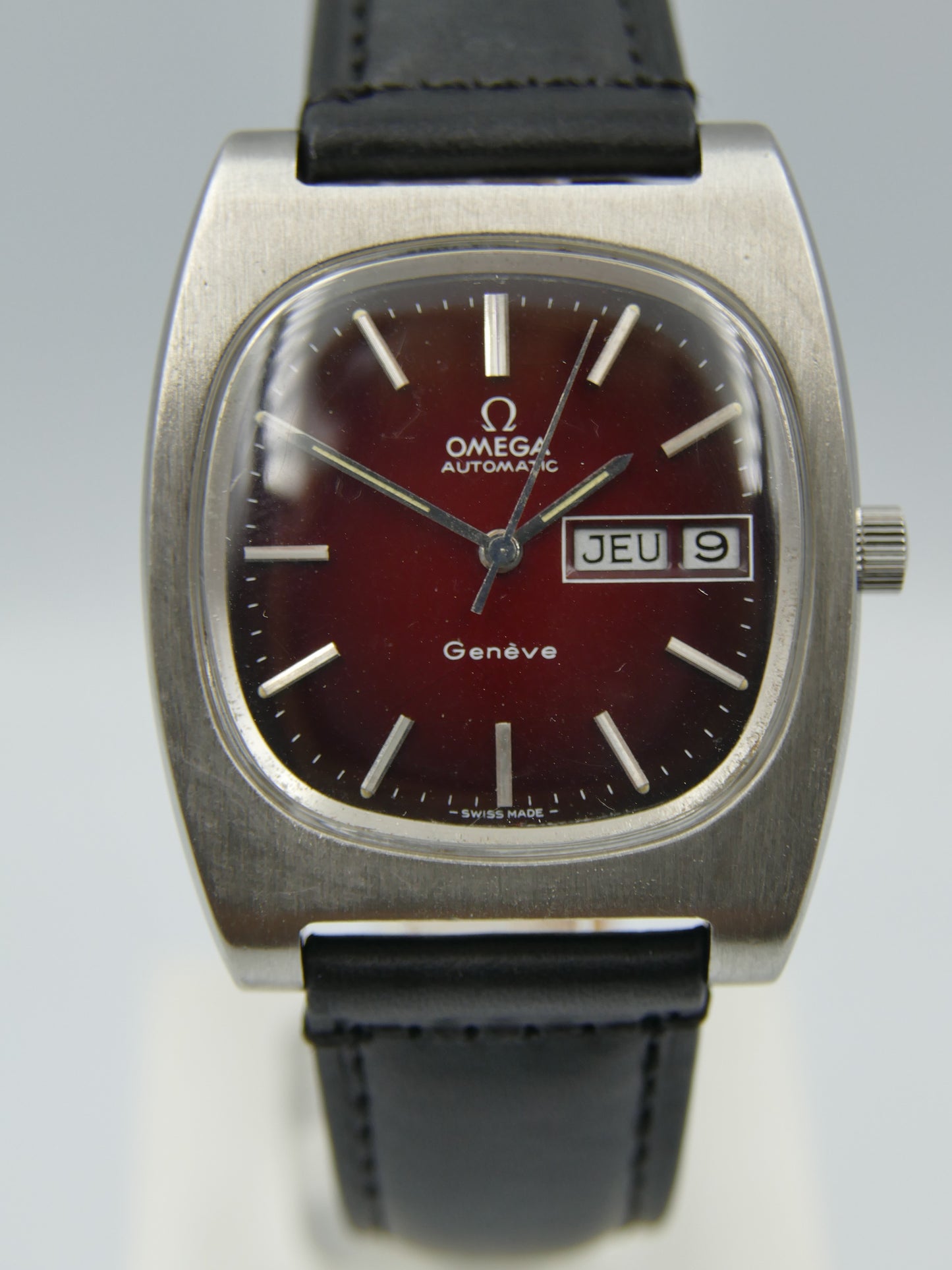 70's vintage watch mens Omega Genève automatic cal. 1022 ref 166.0188 burgundy