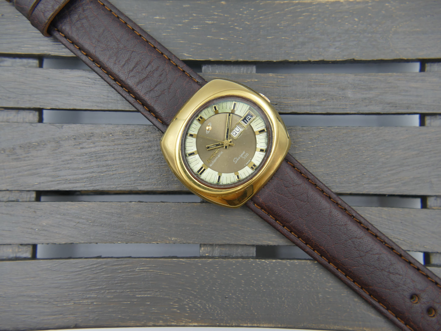 70's vintage watch mens Enicar Sherpa 320 ref 167-10-01 automatic cal. AR 167