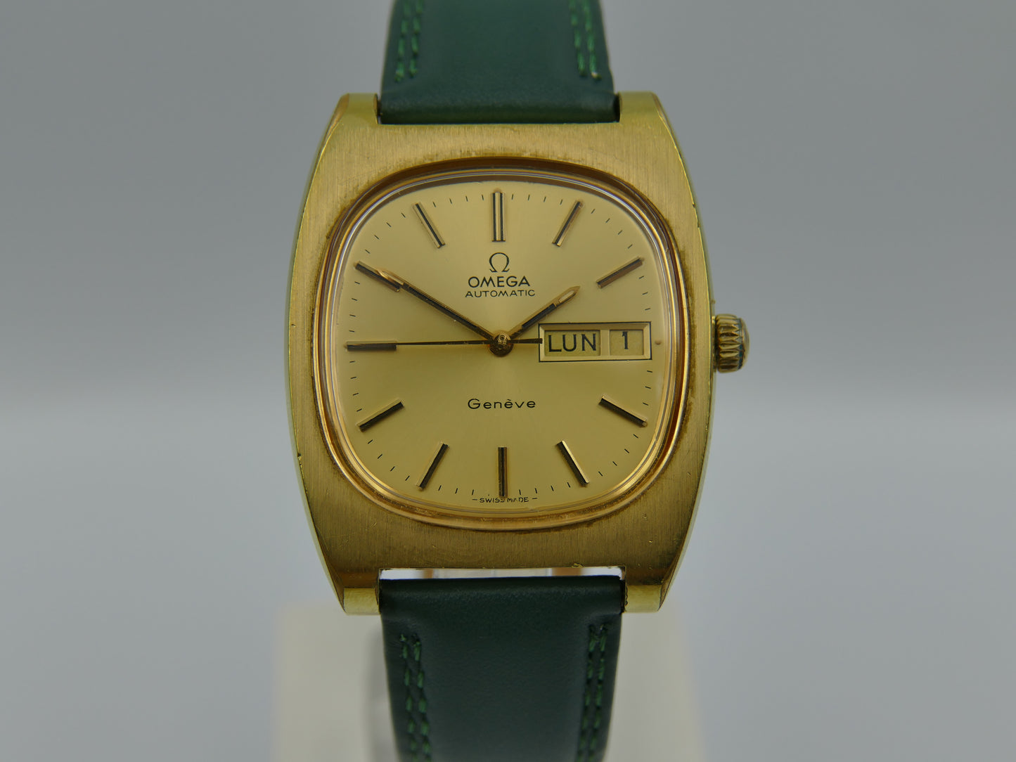 70's vintage watch mens Omega Geneve automatic cal. 1022 ref 166.0190 gold pl