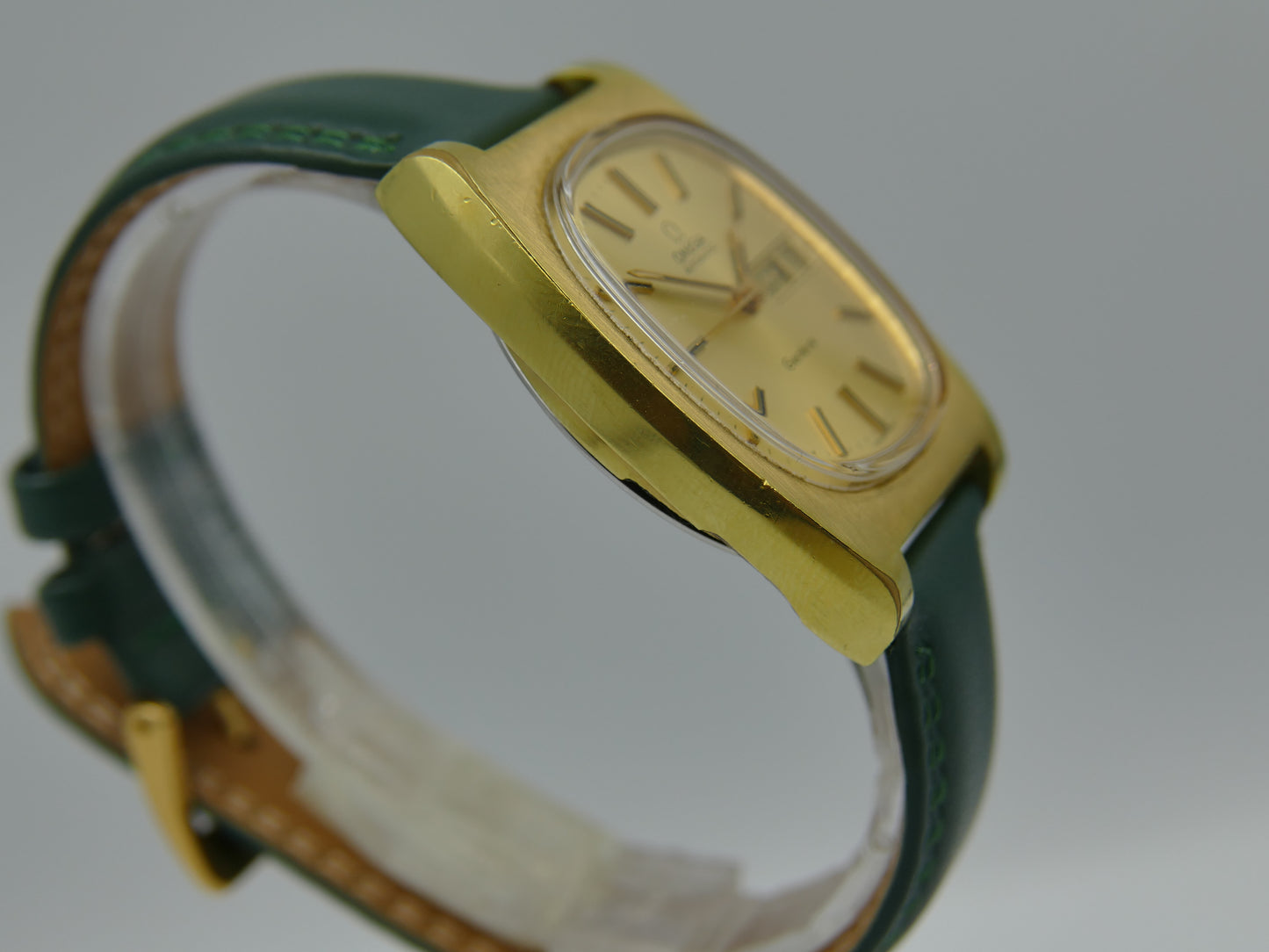 70's vintage watch mens Omega Geneve automatic cal. 1022 ref 166.0190 gold pl