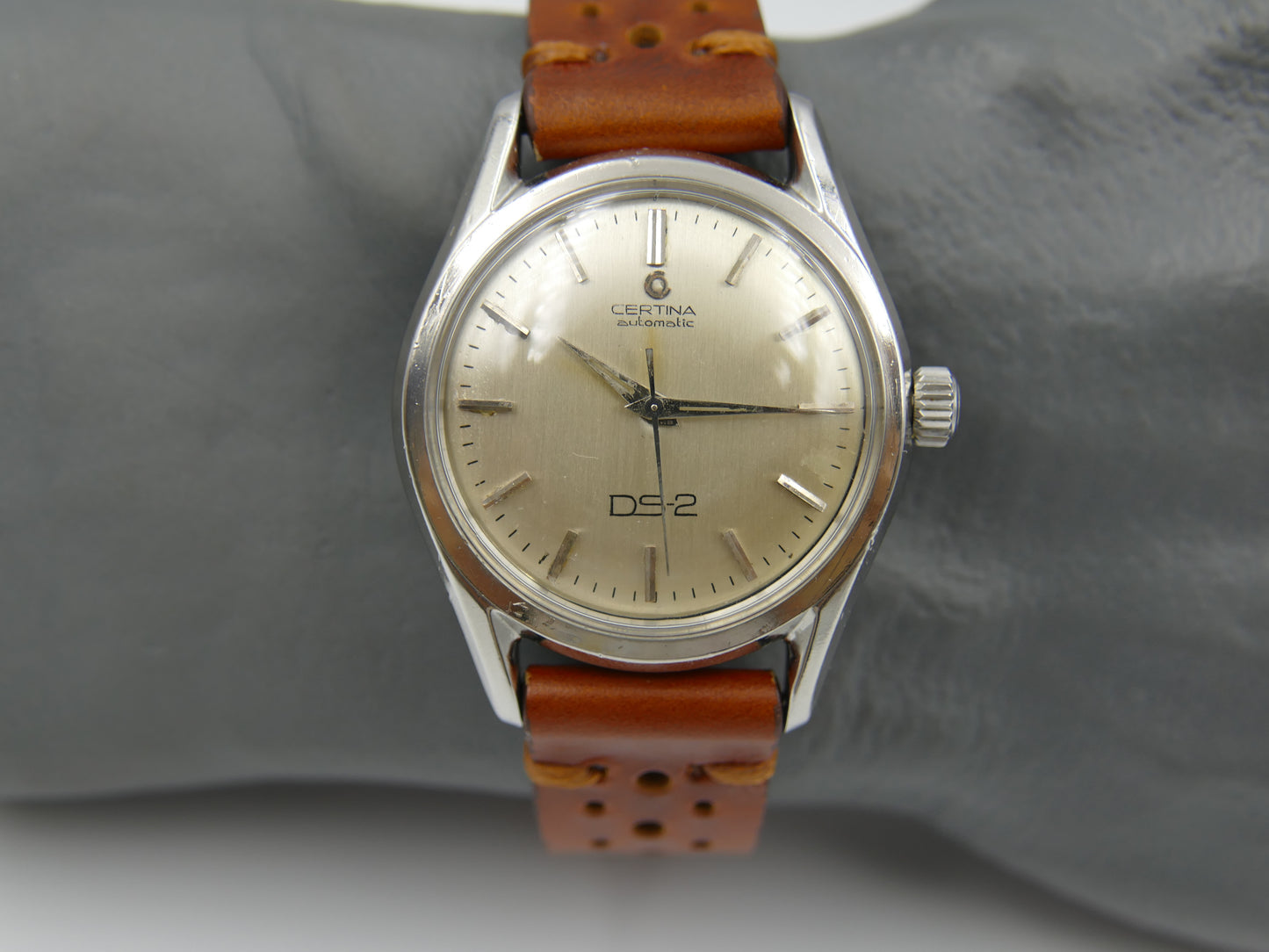 vintage watch mens Certina DS pre turtle Automatic 25-45 ref 5601 012 steel