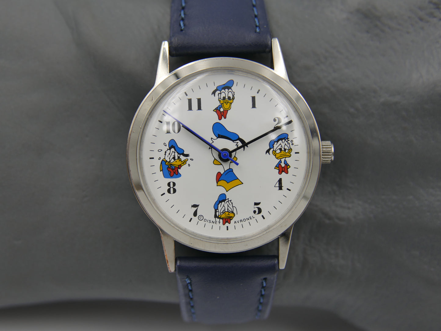 70's vintage watch Avronel Disney Donald Duck manual wind ZLN serviced  34mm