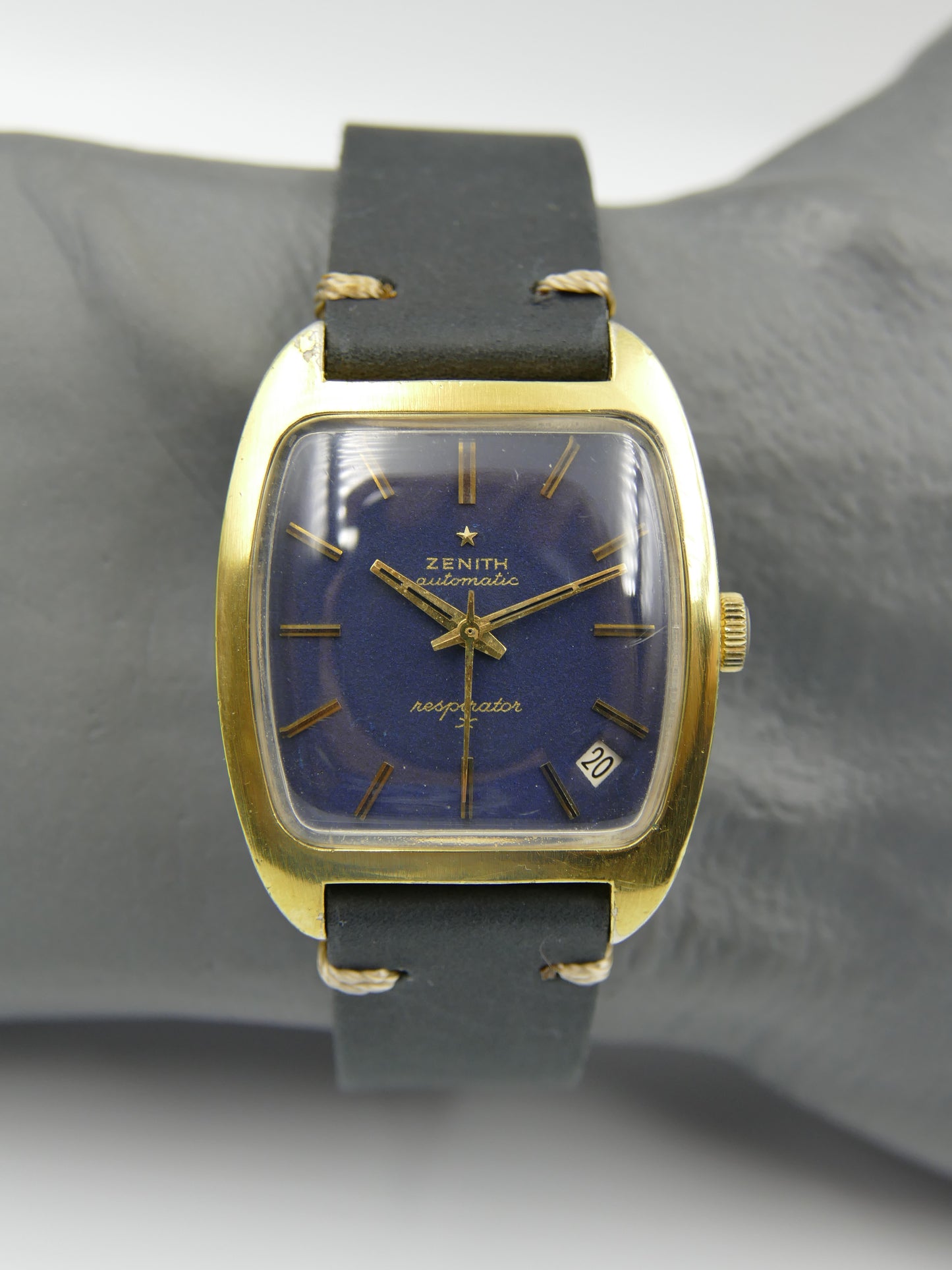 70's vintage watch mens Zenith respirator x ref 6708 automatic cal. 2552pc blue