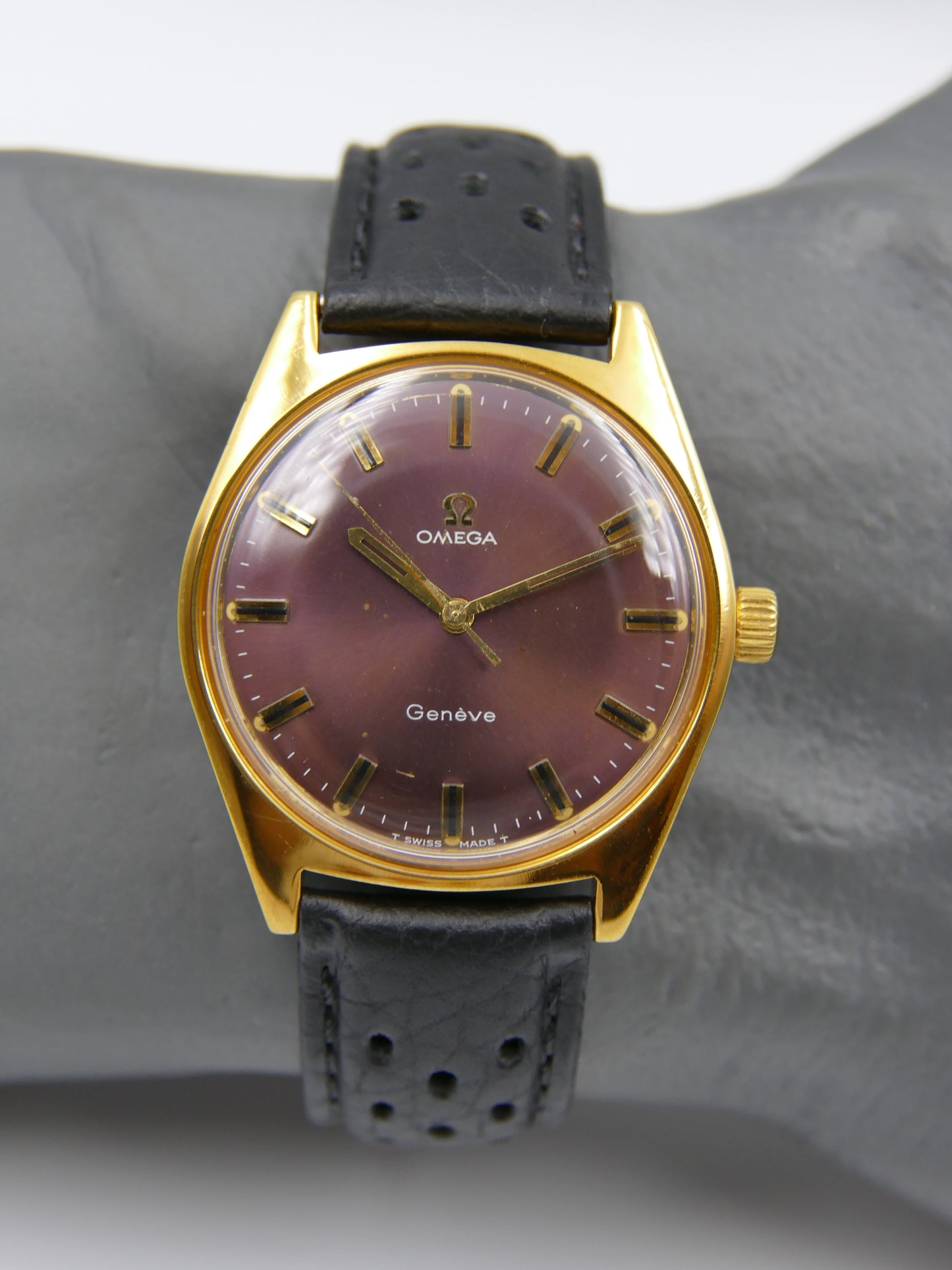 60's vintage watch mens Omega geneve manual wind cal 601 ref 135.041 purple dial