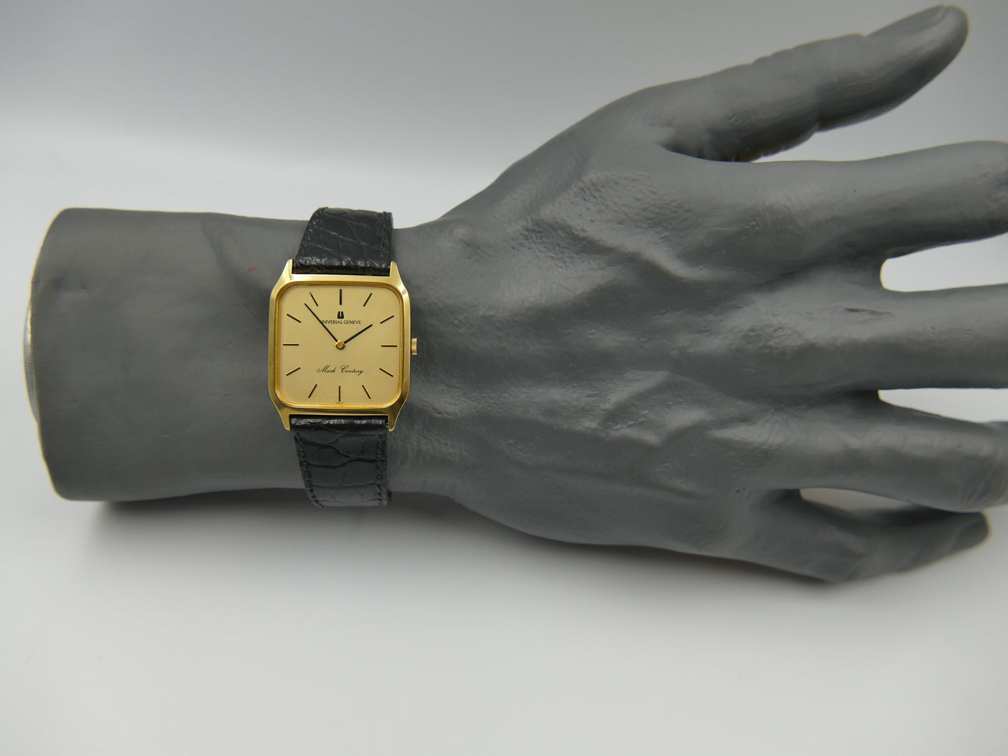 80s vintage watch mens Universal Geneve Mark Century ref. 226674 quartz w/box