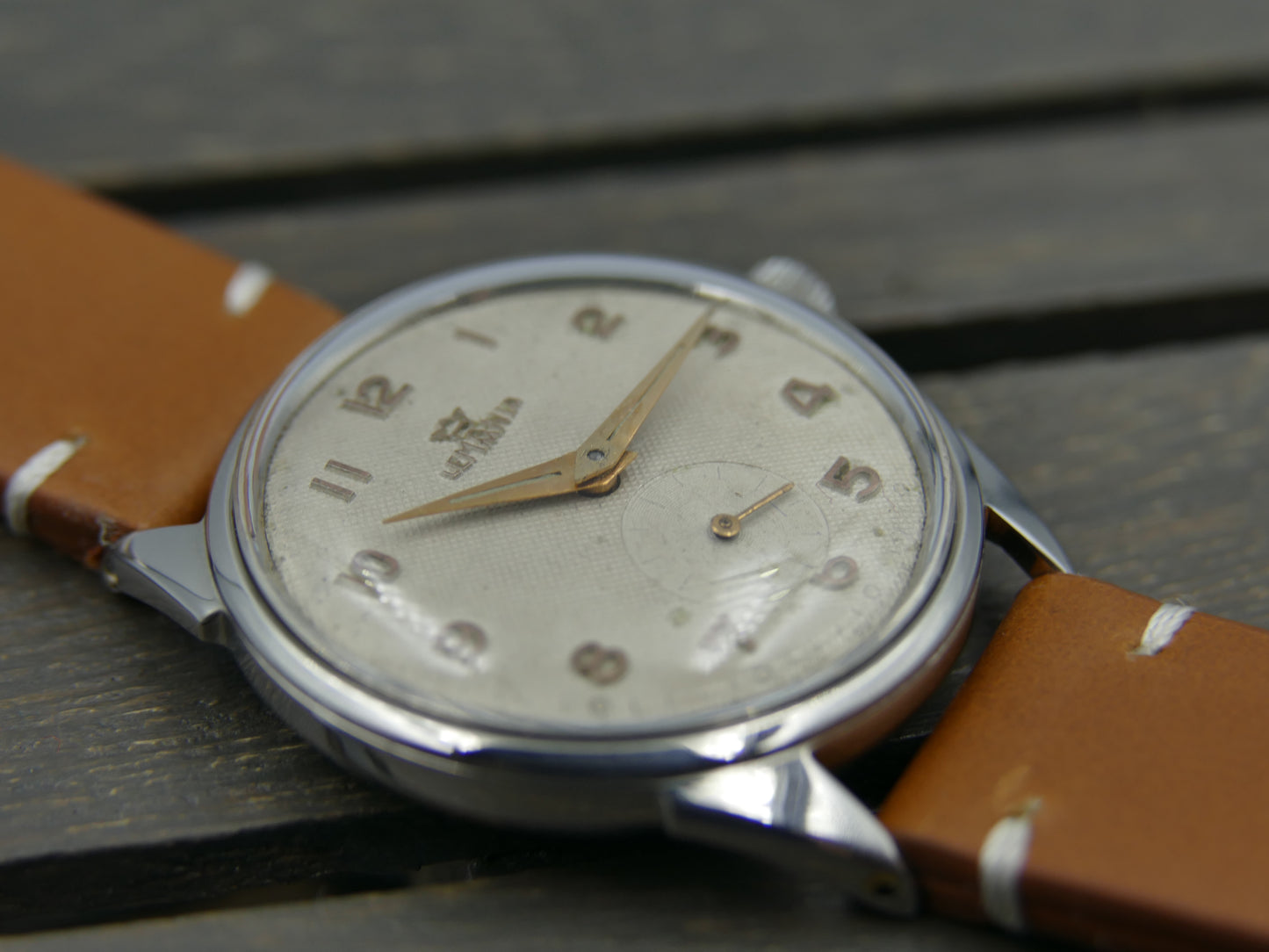 60s vintage watch mens Lemania ref. 298 /4 cal. 3000 honey dial serviced