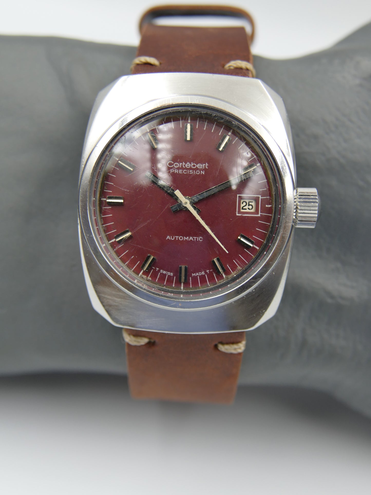 60s vintage watch mens Cortebert precision burgundy ref. 298.006 monocoque 60 1ers prix observatoires serviced