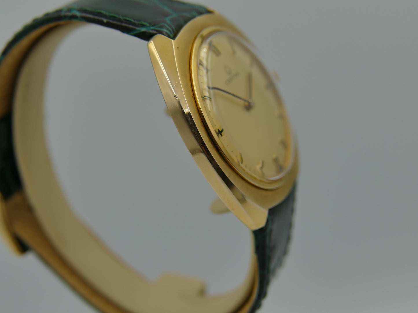 60s Vintage watch mens oversize Certina ref. 860.3510.25 hand wind 28-10 gold pl Thin