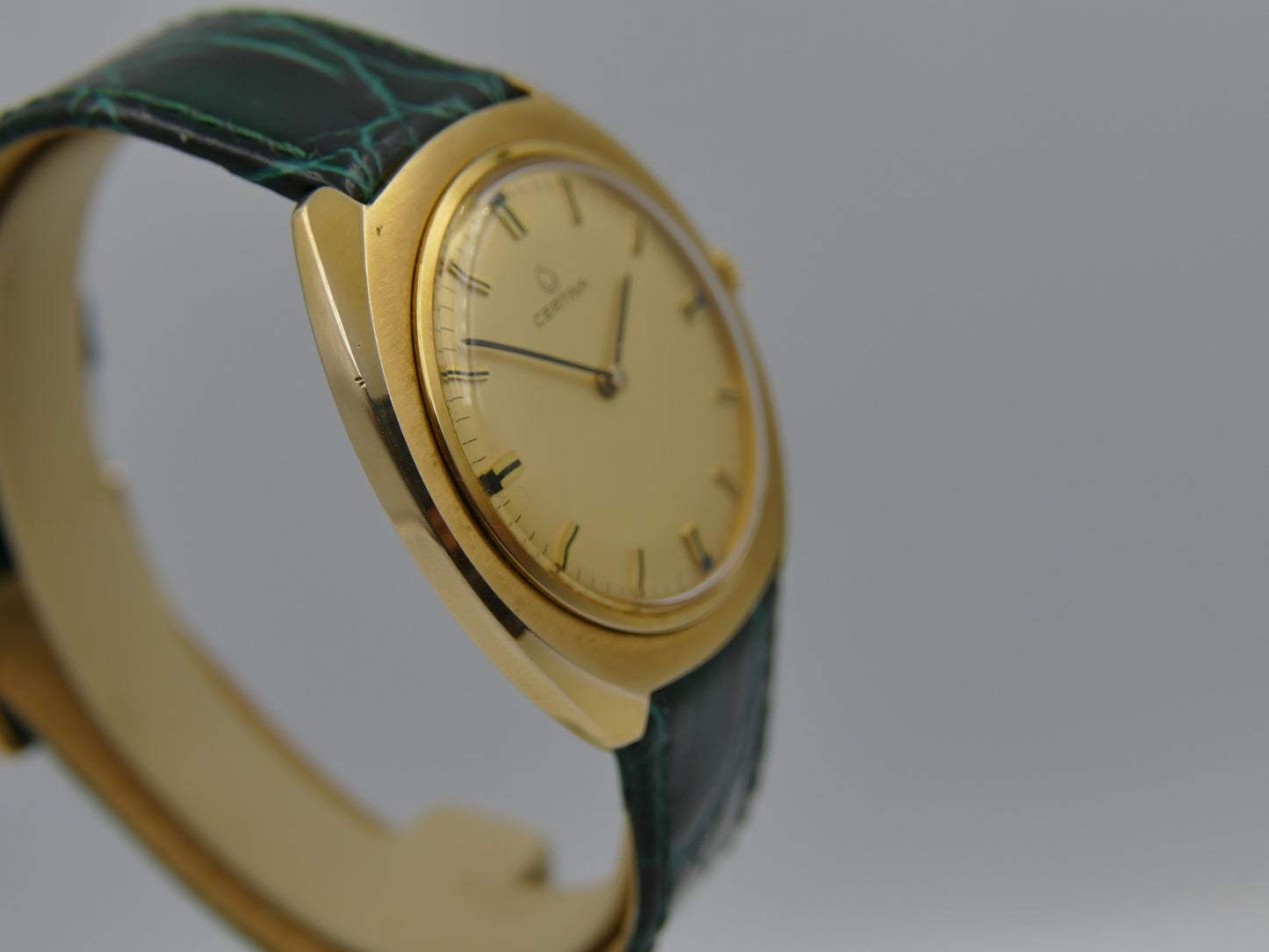 60s Vintage watch mens oversize Certina ref. 860.3510.25 hand wind 28-10 gold pl Thin