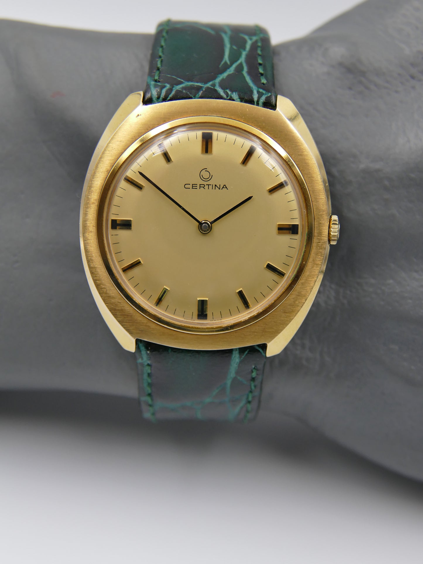 60s Vintage watch mens oversize Certina ref. 860.3510.25 hand wind 28-10 gold pl Thin
