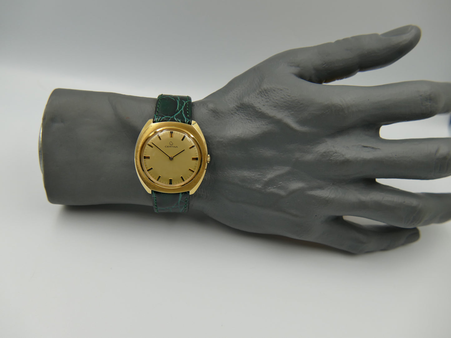 60s Vintage watch mens oversize Certina ref. 860.3510.25 hand wind 28-10 gold pl Thin