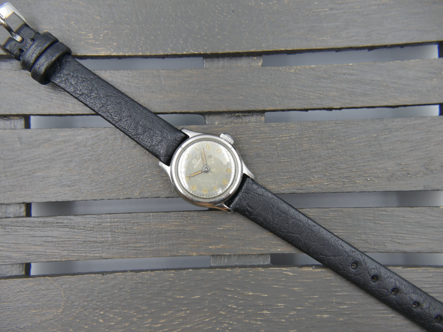 1944 vintage watch Omega ref 2353 2 military lady cal R135 serviced