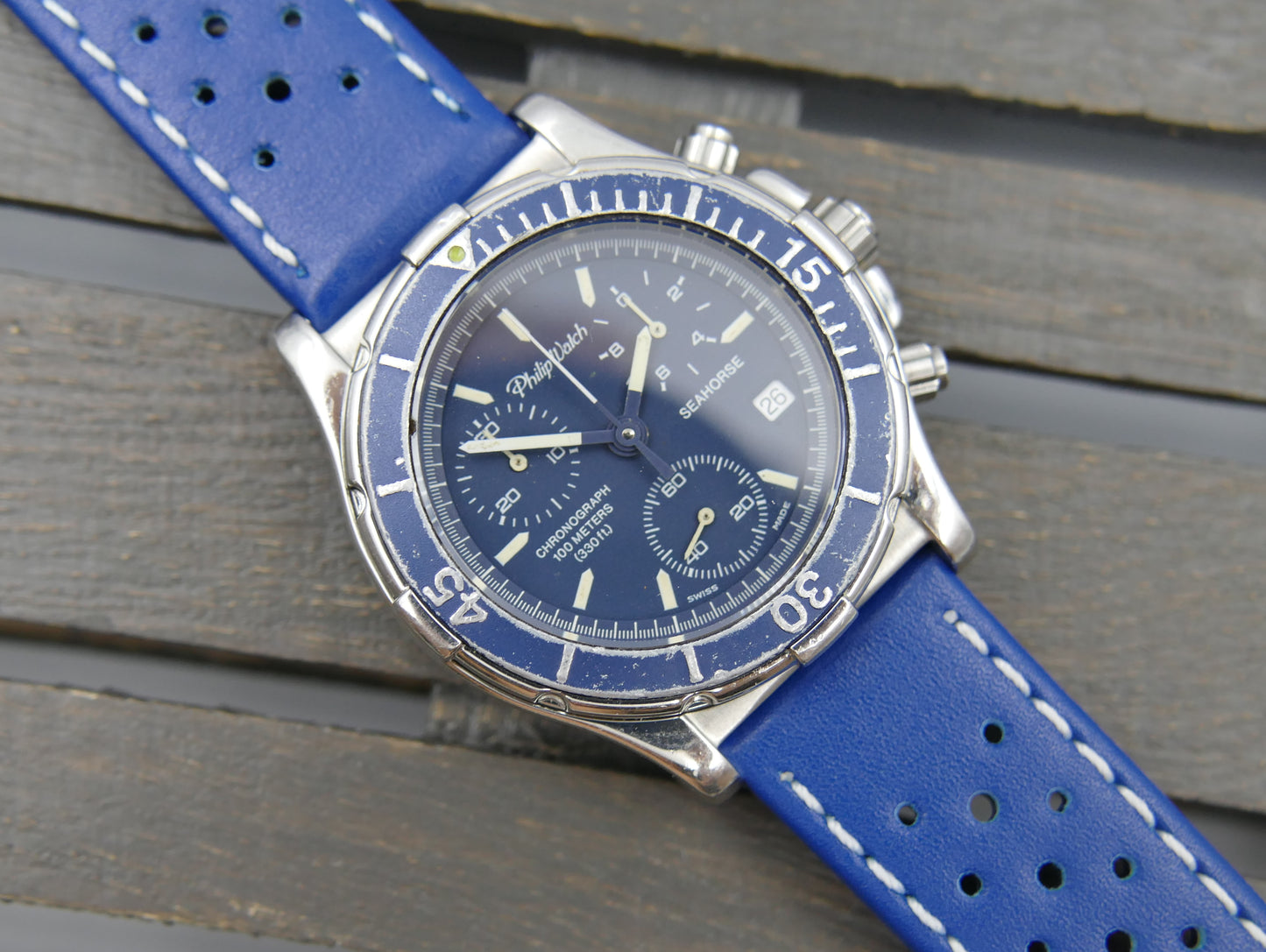 vintage watch mens chronograph quartz eta 251.272 Philip Watch Seahorse blue