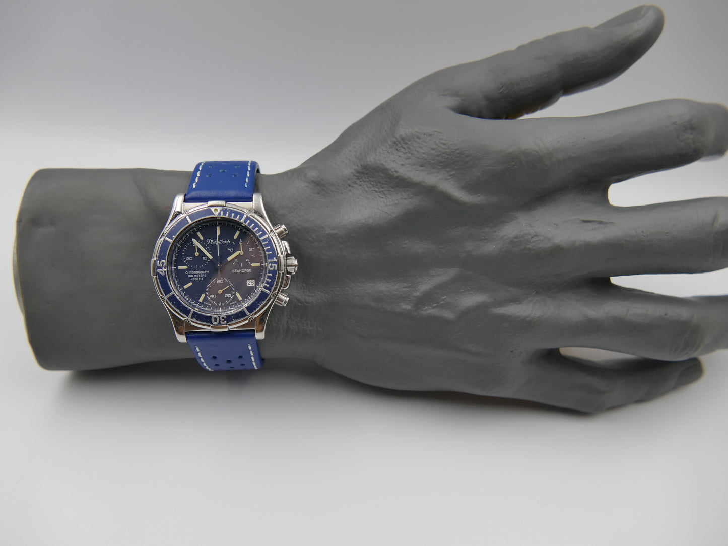 vintage watch mens chronograph quartz eta 251.272 Philip Watch Seahorse blue