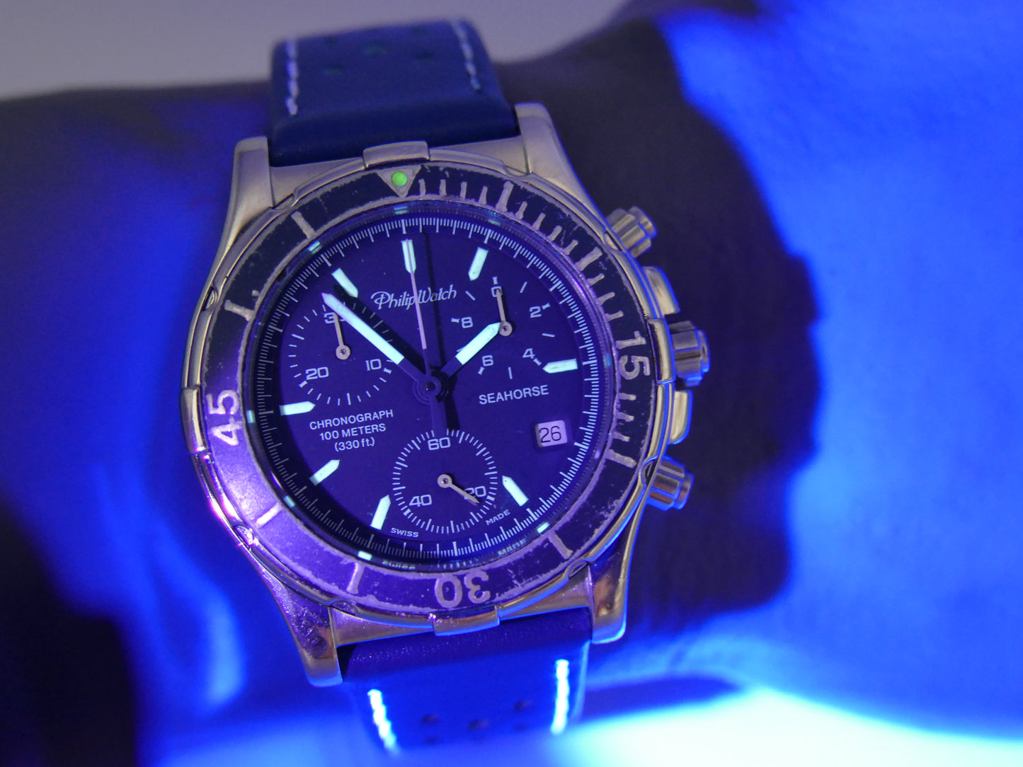vintage watch mens chronograph quartz eta 251.272 Philip Watch Seahorse blue