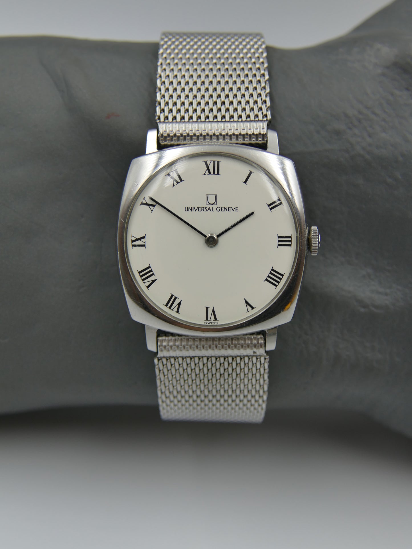 60s vintage watch Universal Geneve ref. 842112 /03 hand wind white roman thin