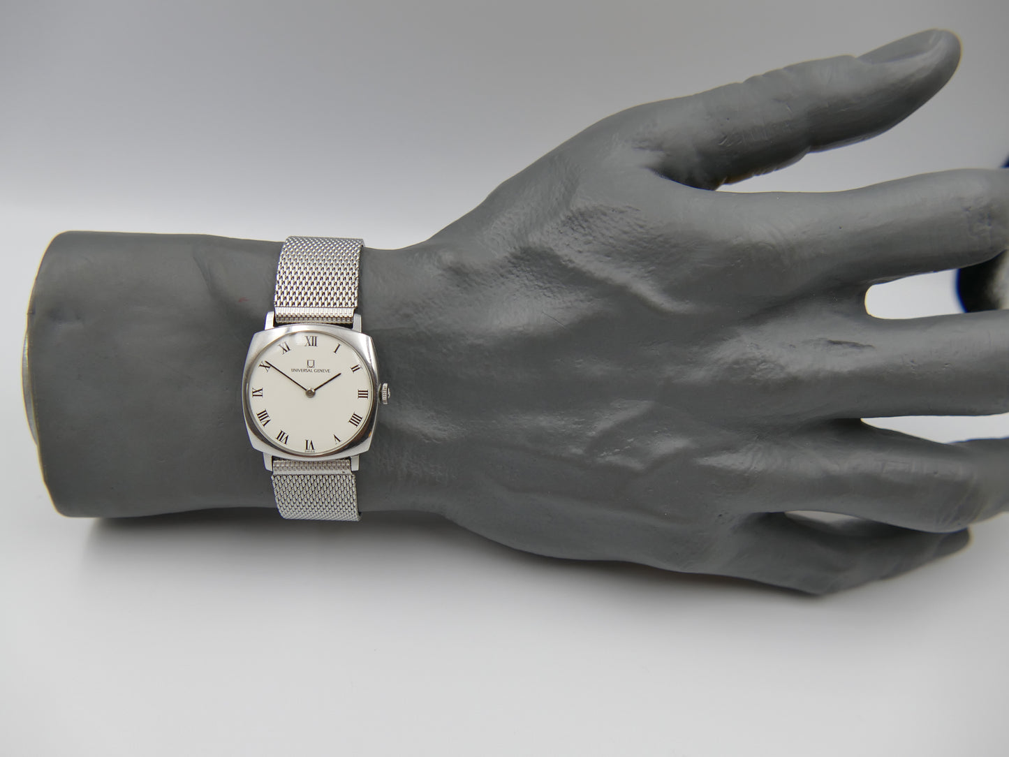 60s vintage watch Universal Geneve ref. 842112 /03 hand wind white roman thin