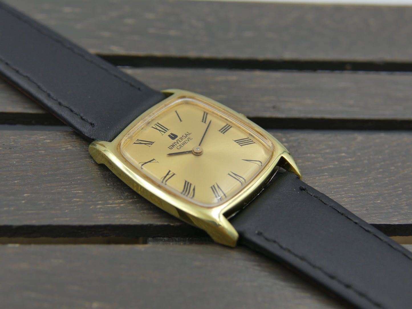 60s vintage watch mens Universal Geneve tank ref. 542114 ultra slim hand wind cal. 1-42 serviced