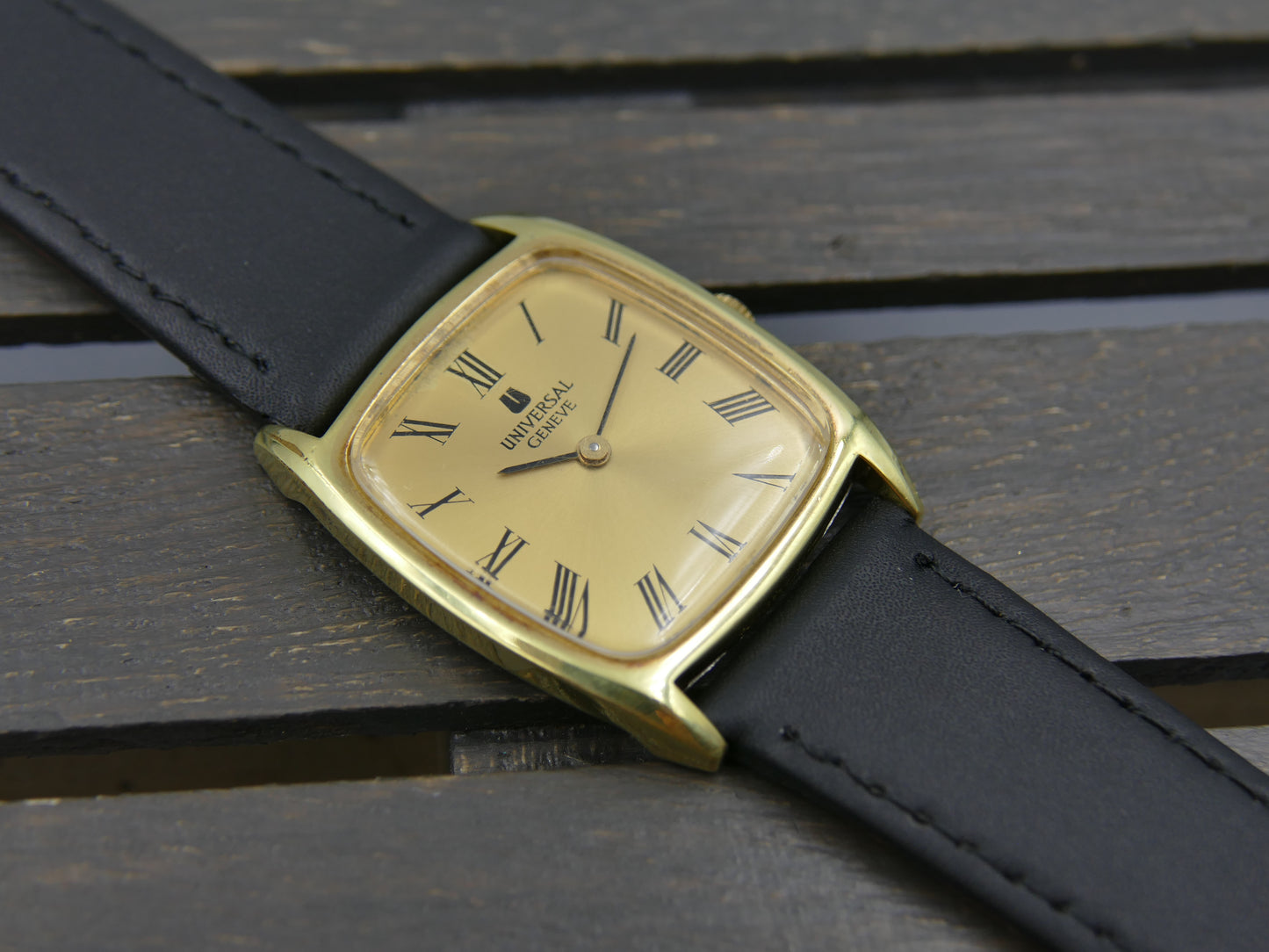 60s vintage watch mens Universal Geneve tank ref. 542114 ultra slim hand wind cal. 1-42 serviced