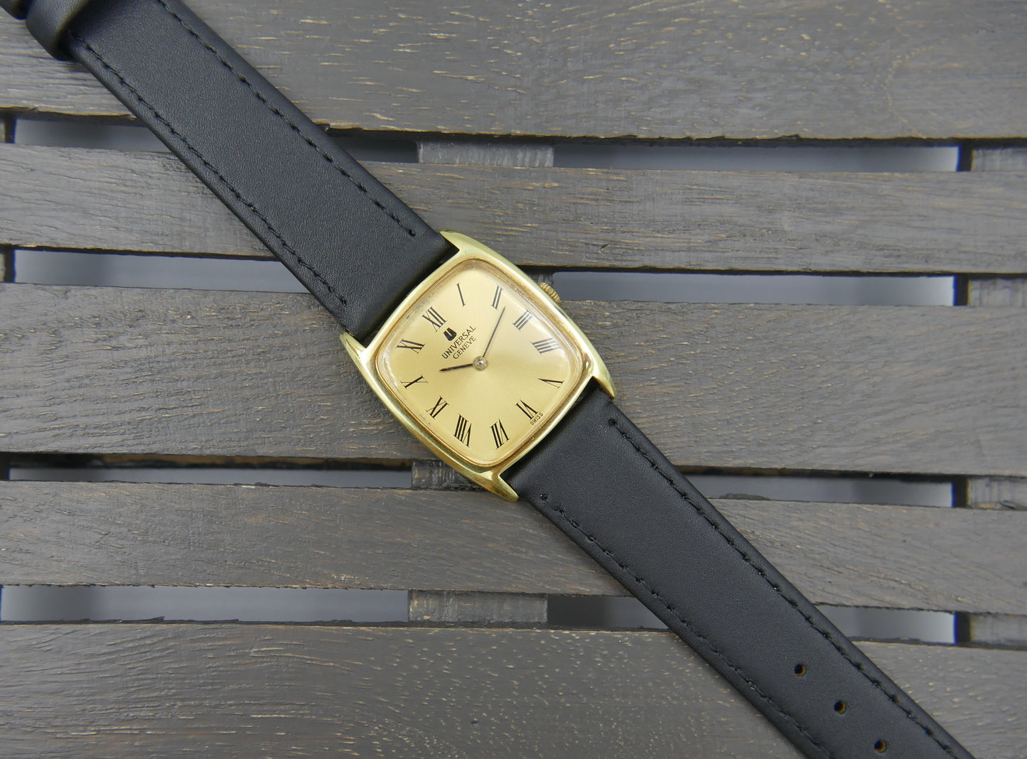 60s vintage watch mens Universal Geneve tank ref. 542114 ultra slim hand wind cal. 1-42 serviced