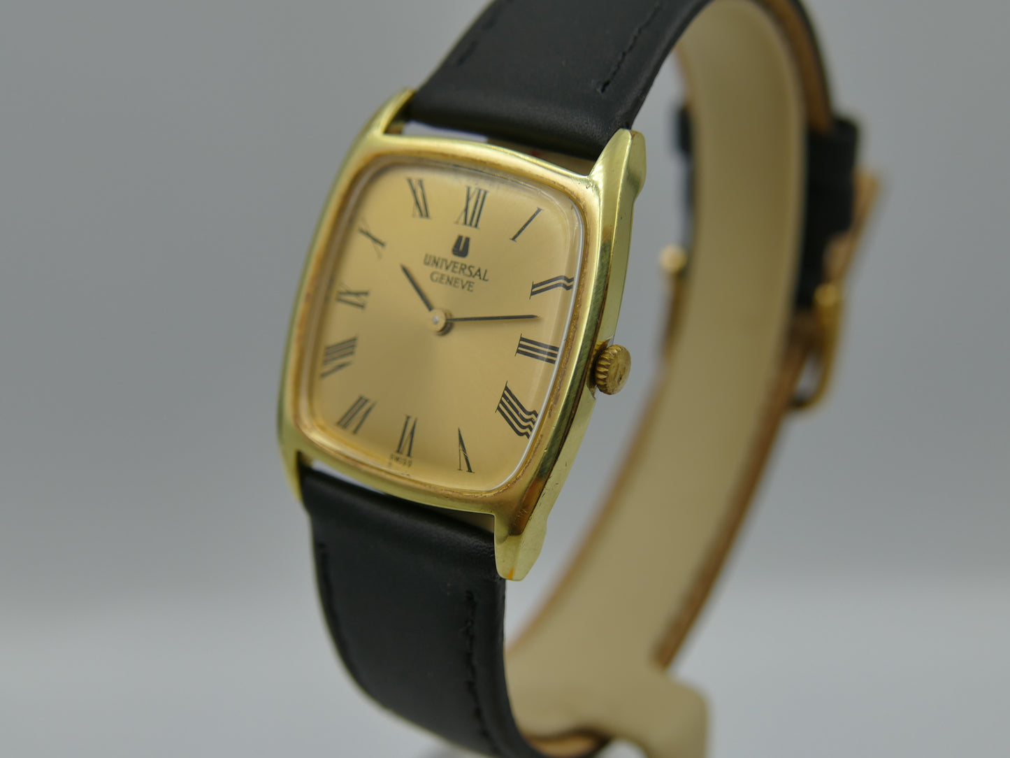 60s vintage watch mens Universal Geneve tank ref. 542114 ultra slim hand wind cal. 1-42 serviced