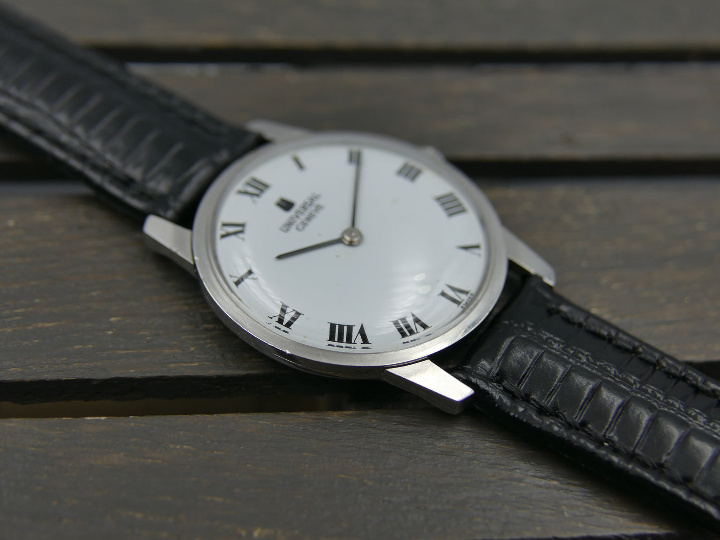 60s vintage watch mens Universal Geneve ref. 842101 ultra slim hand wind cal. 1-42 serviced