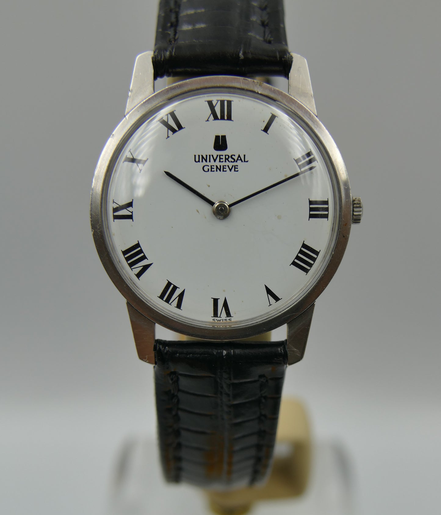 60s vintage watch mens Universal Geneve ref. 842101 ultra slim hand wind cal. 1-42 serviced