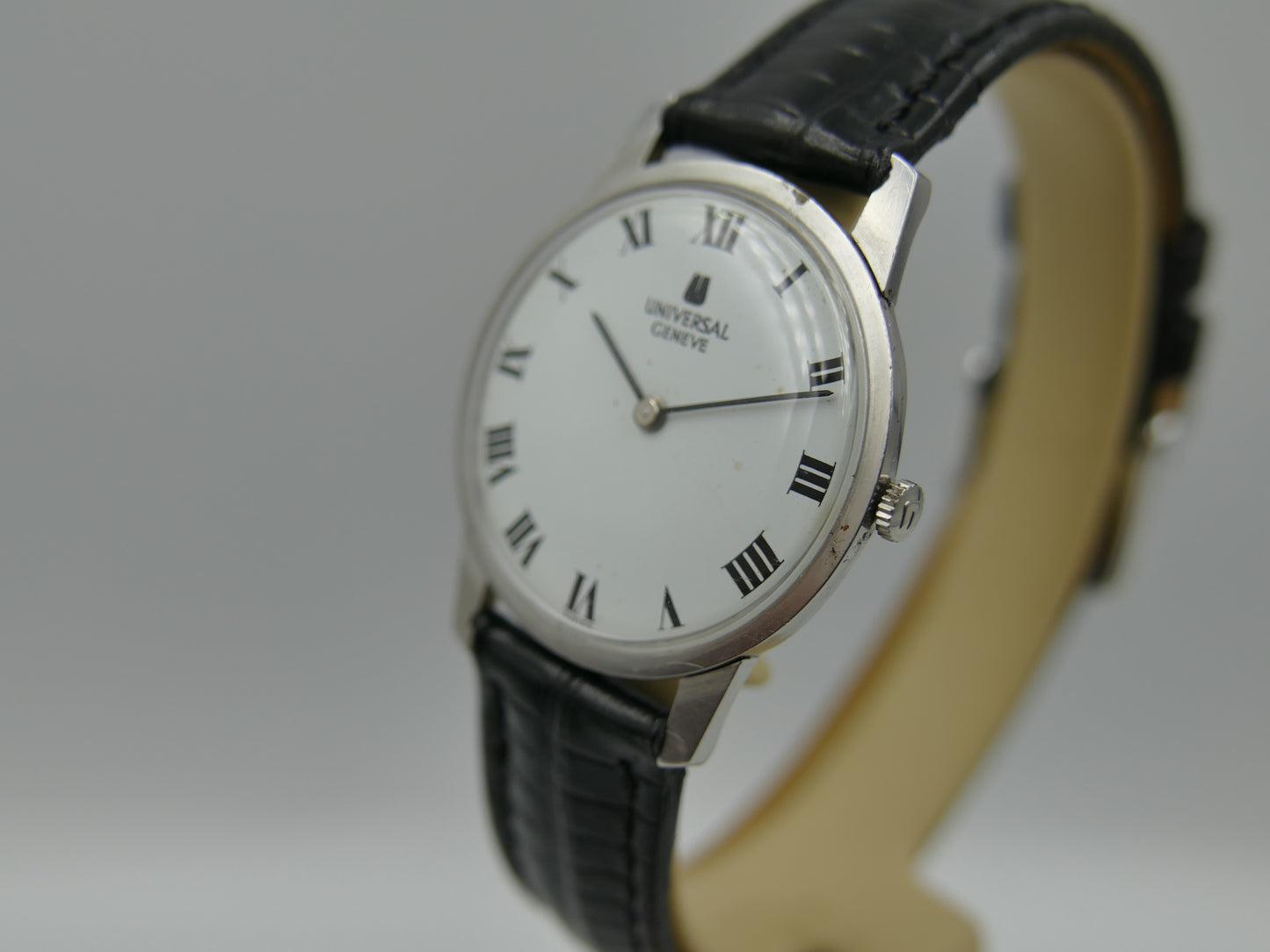 60s vintage watch mens Universal Geneve ref. 842101 ultra slim hand wind cal. 1-42 serviced