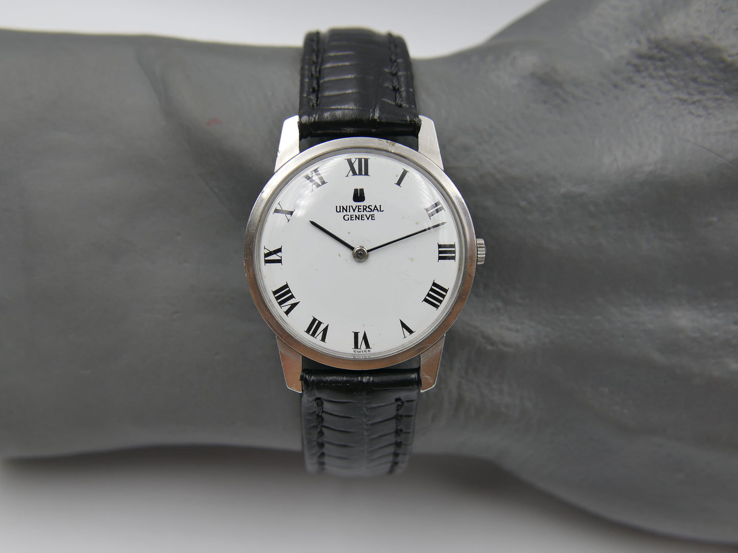 60s vintage watch mens Universal Geneve ref. 842101 ultra slim hand wind cal. 1-42 serviced