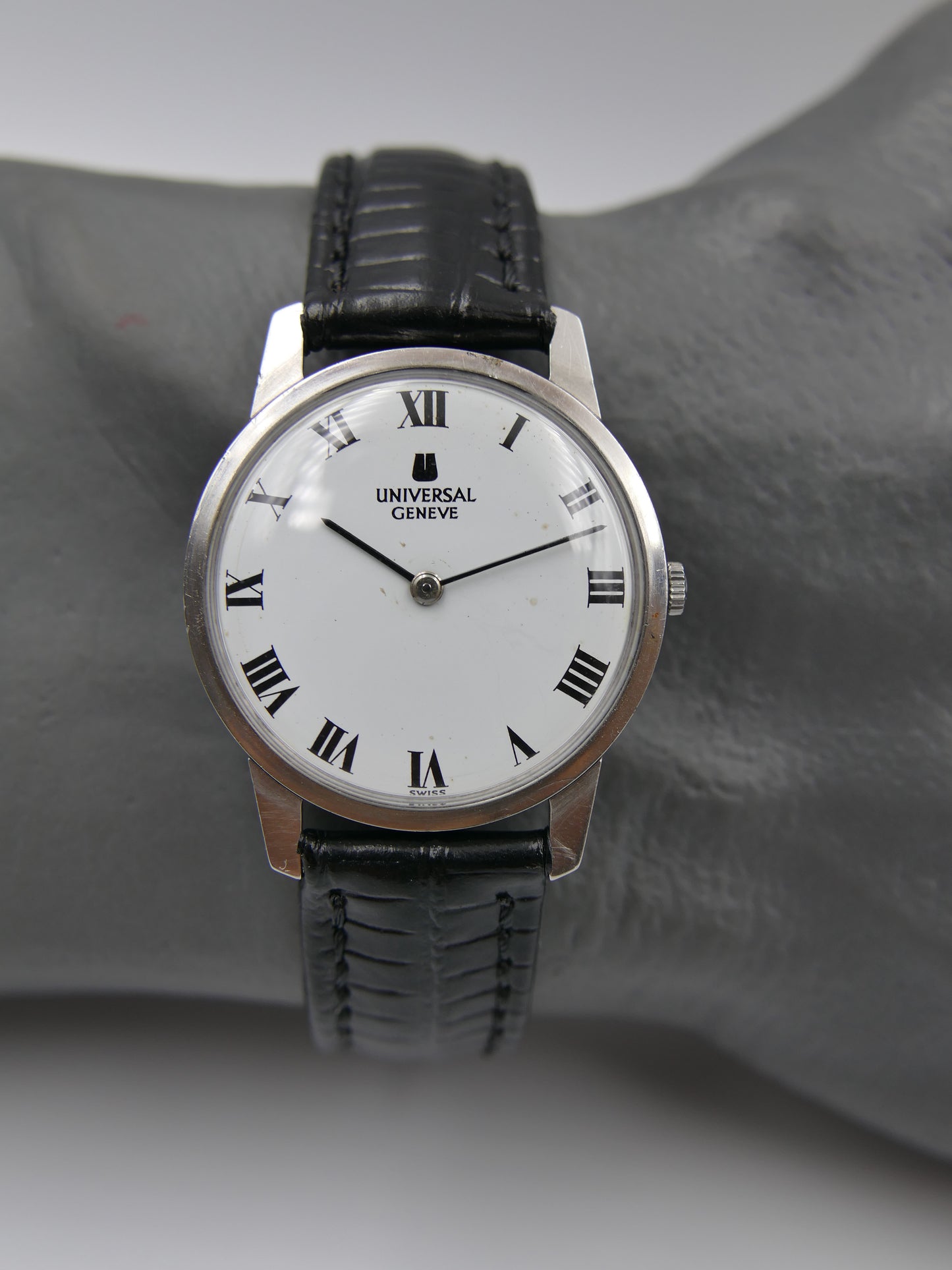 60s vintage watch mens Universal Geneve ref. 842101 ultra slim hand wind cal. 1-42 serviced