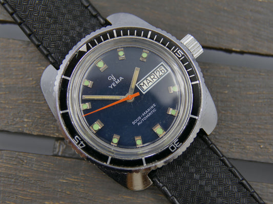 70s vintage watch mens diver plongee ref 221214 automatic FE 3612 blue dial