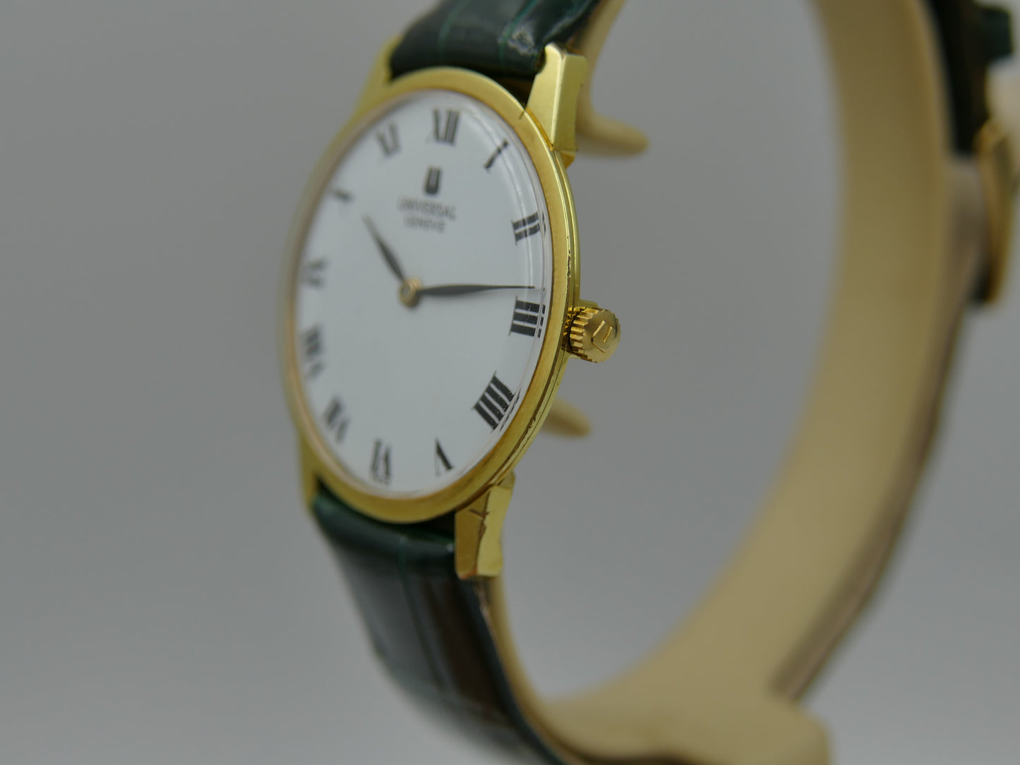 60s vintage watch Universal Geneve ref. 542 101 ultra slim hand wind cal. 42 serviced gold pl