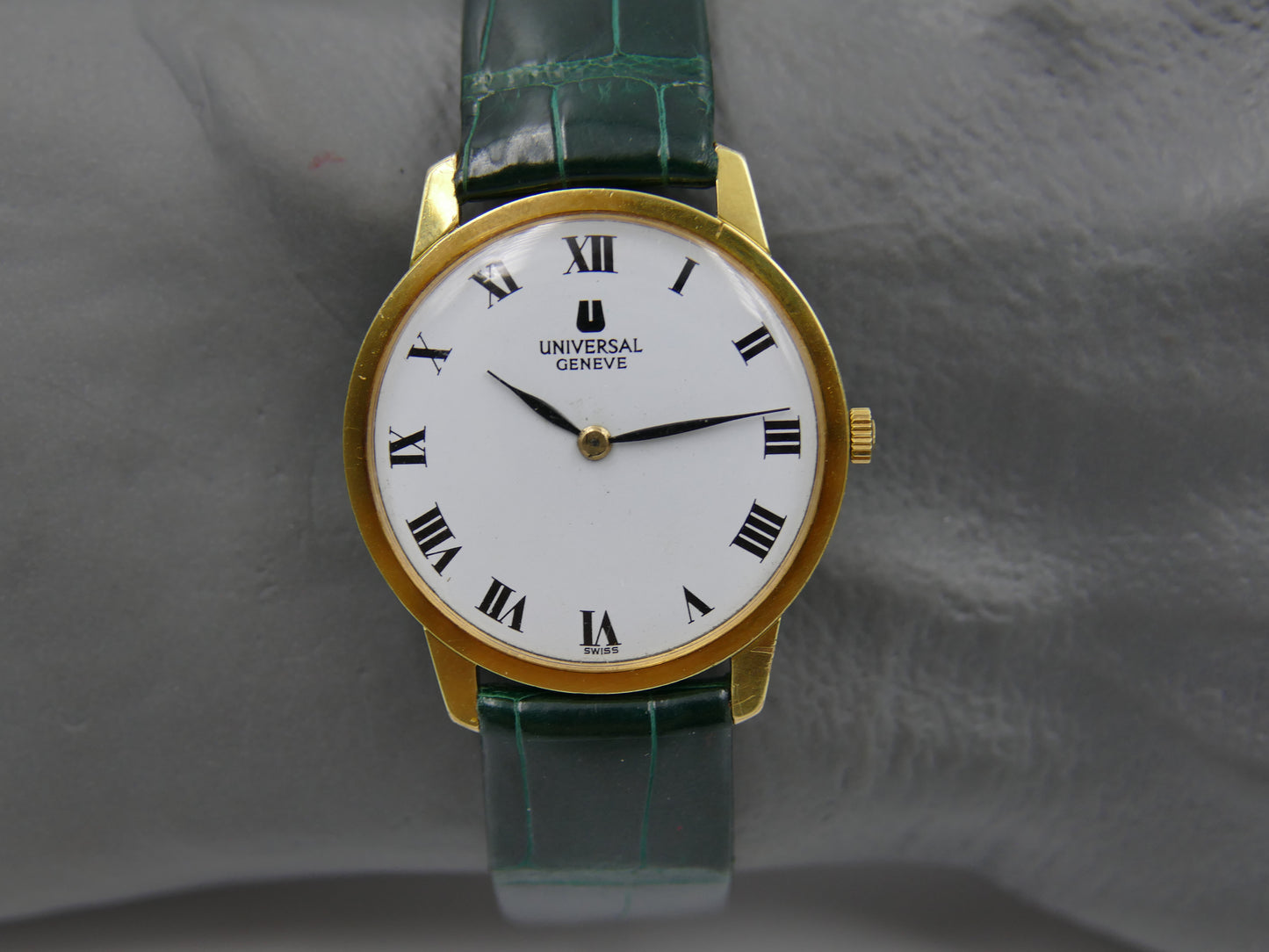 60s vintage watch Universal Geneve ref. 542 101 ultra slim hand wind cal. 42 serviced gold pl