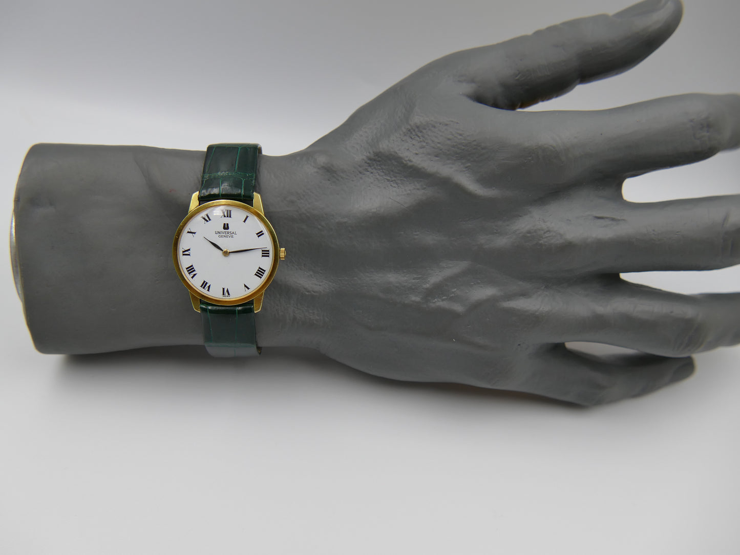 60s vintage watch Universal Geneve ref. 542 101 ultra slim hand wind cal. 42 serviced gold pl