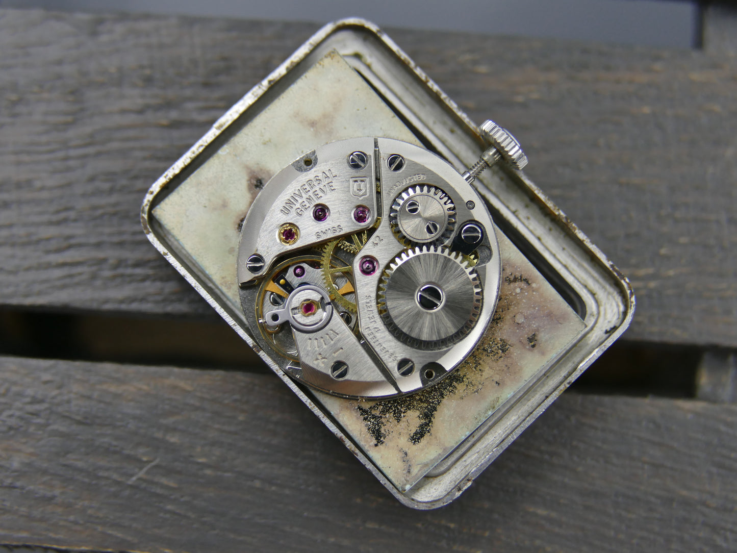 60s vintage watch Universal Geneve tank ref 842116 /01 hand wind cal 42