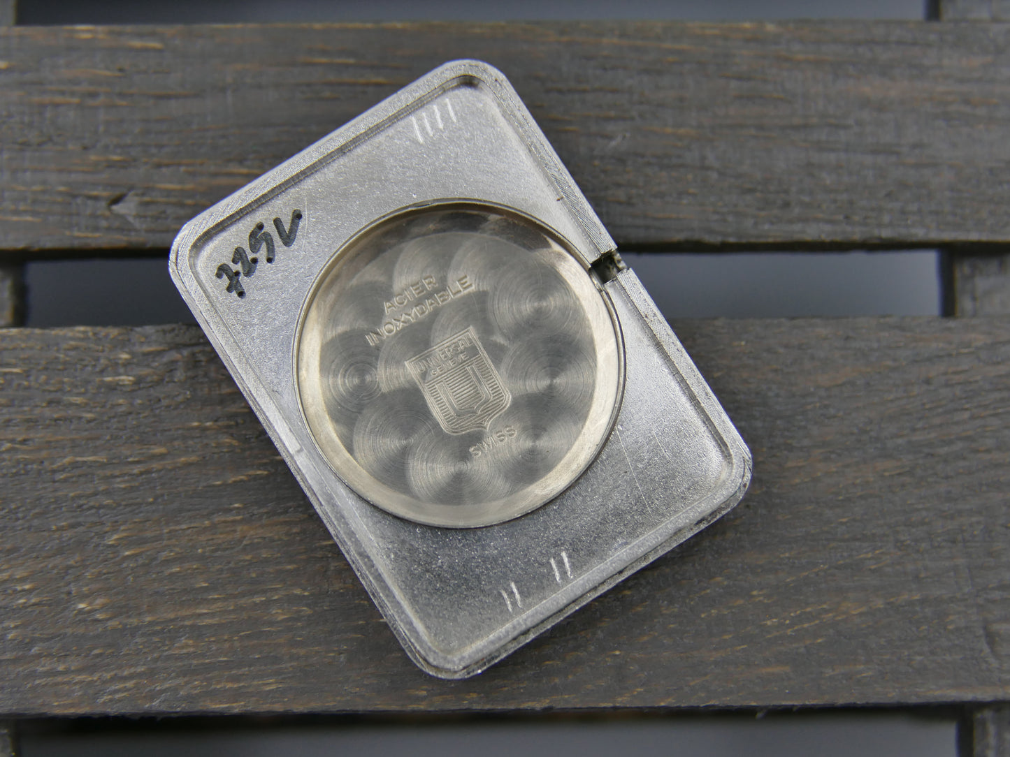 60s vintage watch Universal Geneve tank ref 842116 /01 hand wind cal 42