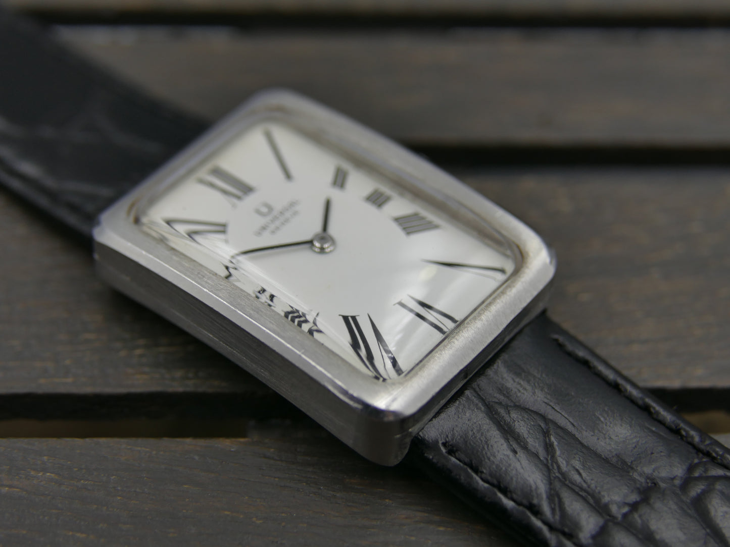 60s vintage watch Universal Geneve tank ref 842116 /01 hand wind cal 42