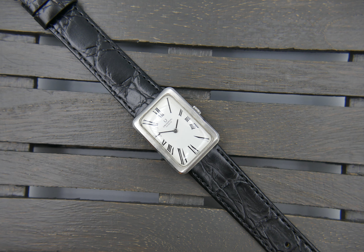 60s vintage watch Universal Geneve tank ref 842116 /01 hand wind cal 42