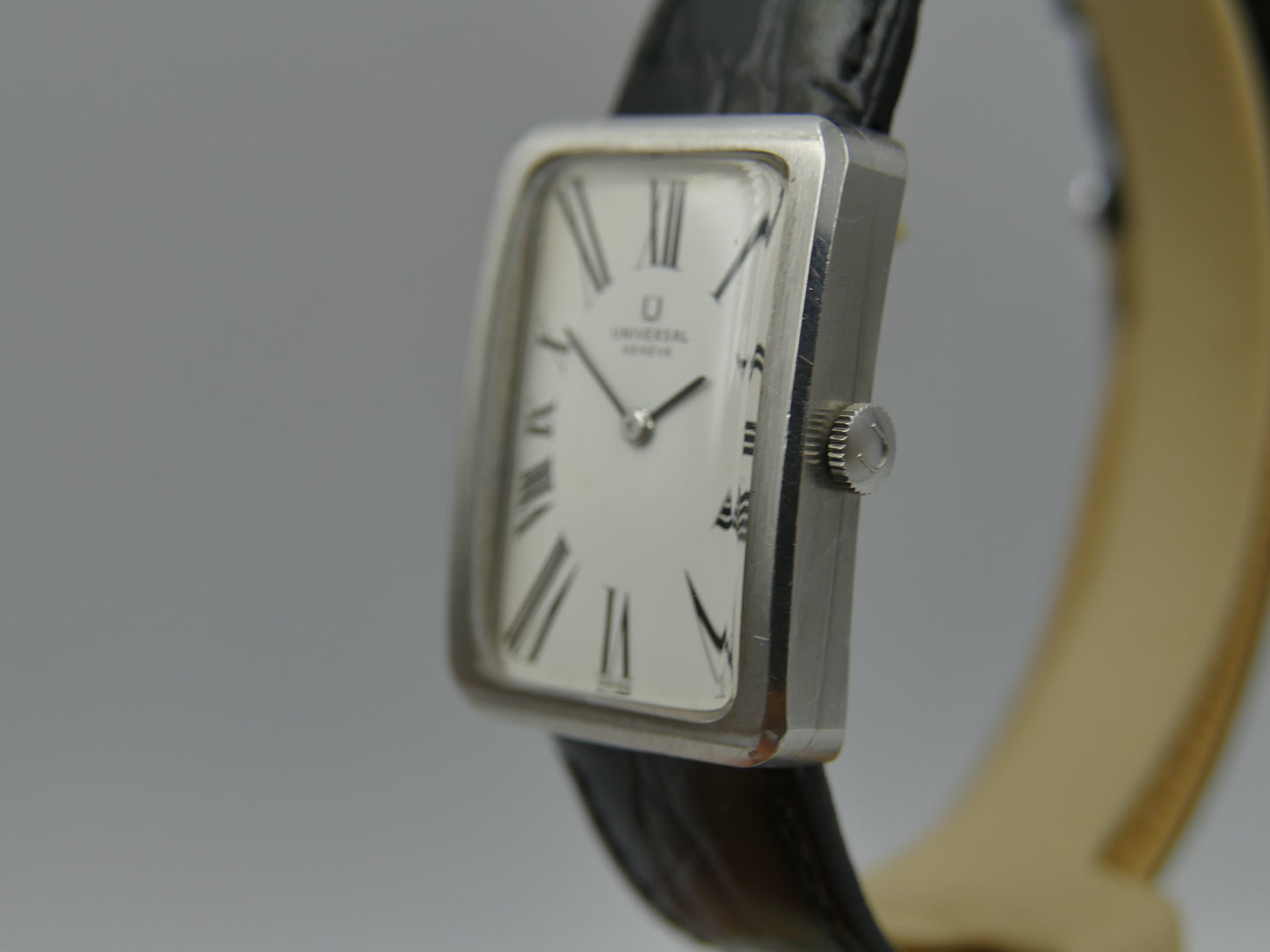 60s vintage watch Universal Geneve tank ref 842116 /01 hand wind cal 42