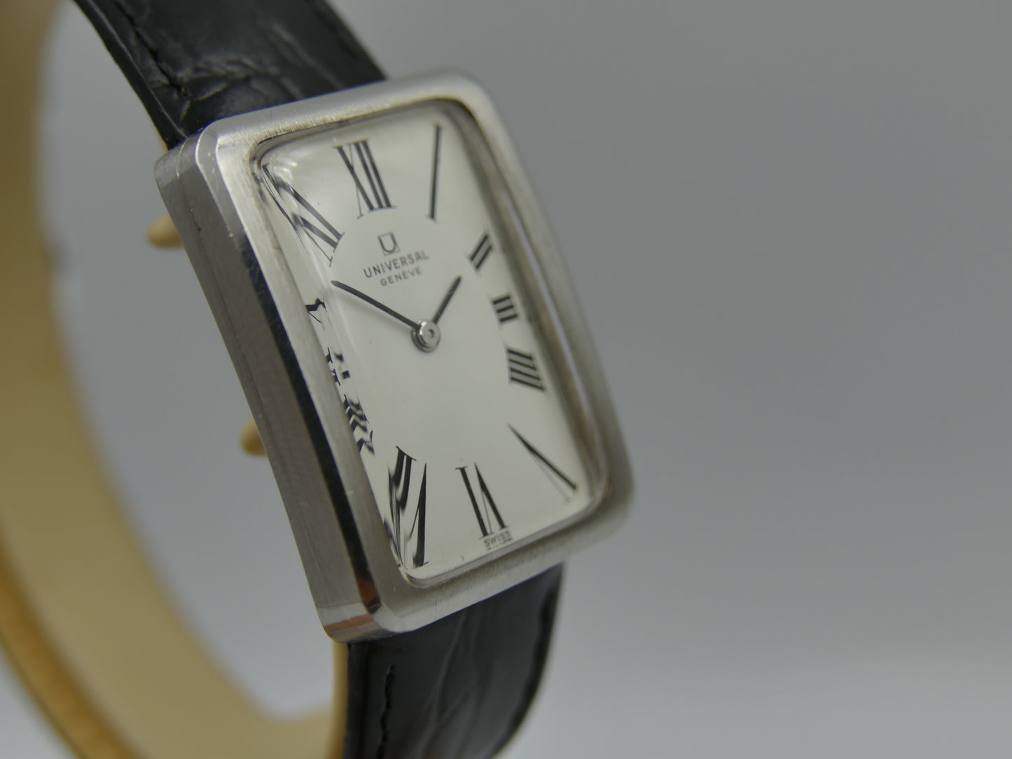 60s vintage watch Universal Geneve tank ref 842116 /01 hand wind cal 42