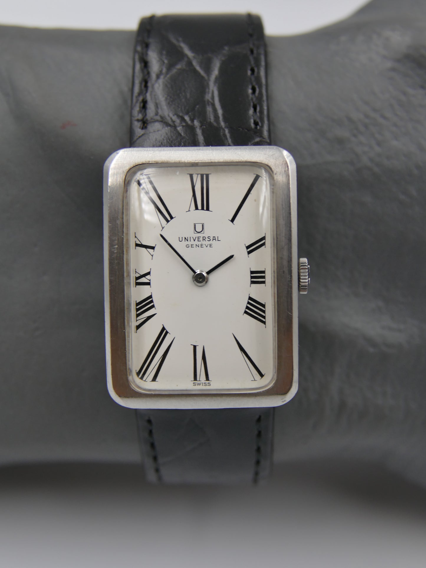 60s vintage watch Universal Geneve tank ref 842116 /01 hand wind cal 42