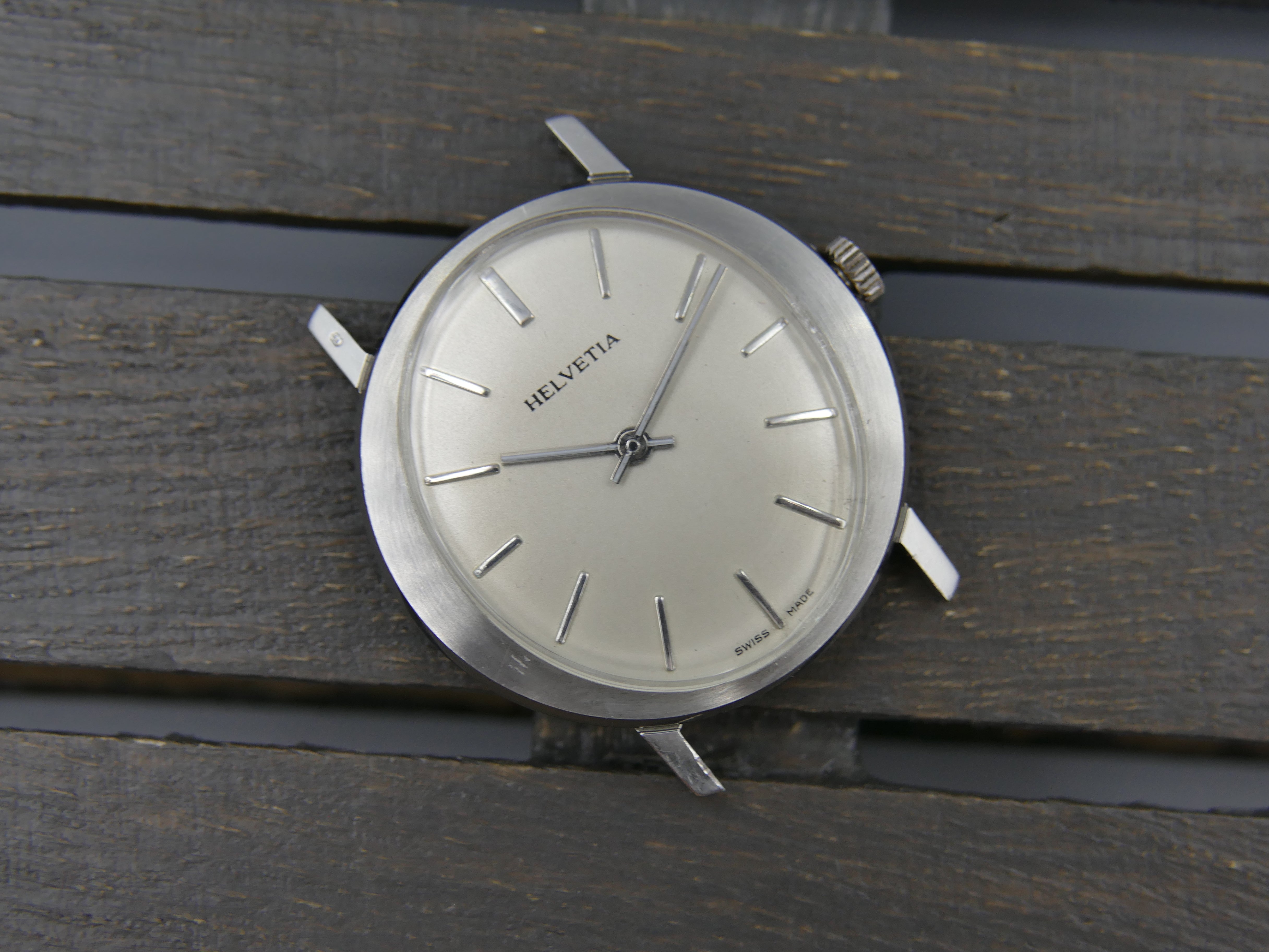 vintage watch mens Helvetia oval ref. 7001.018.30 hand wind peseux
