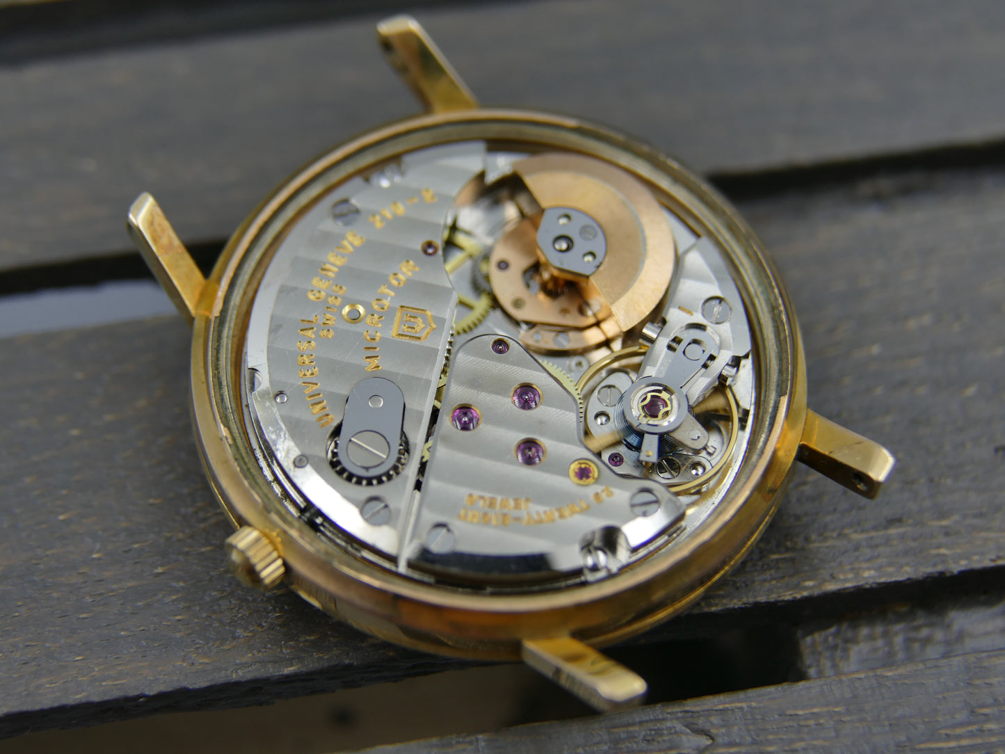 60s vintage watch mens Universal Geneve ref 404604 -4 polerouter microtor 218-2