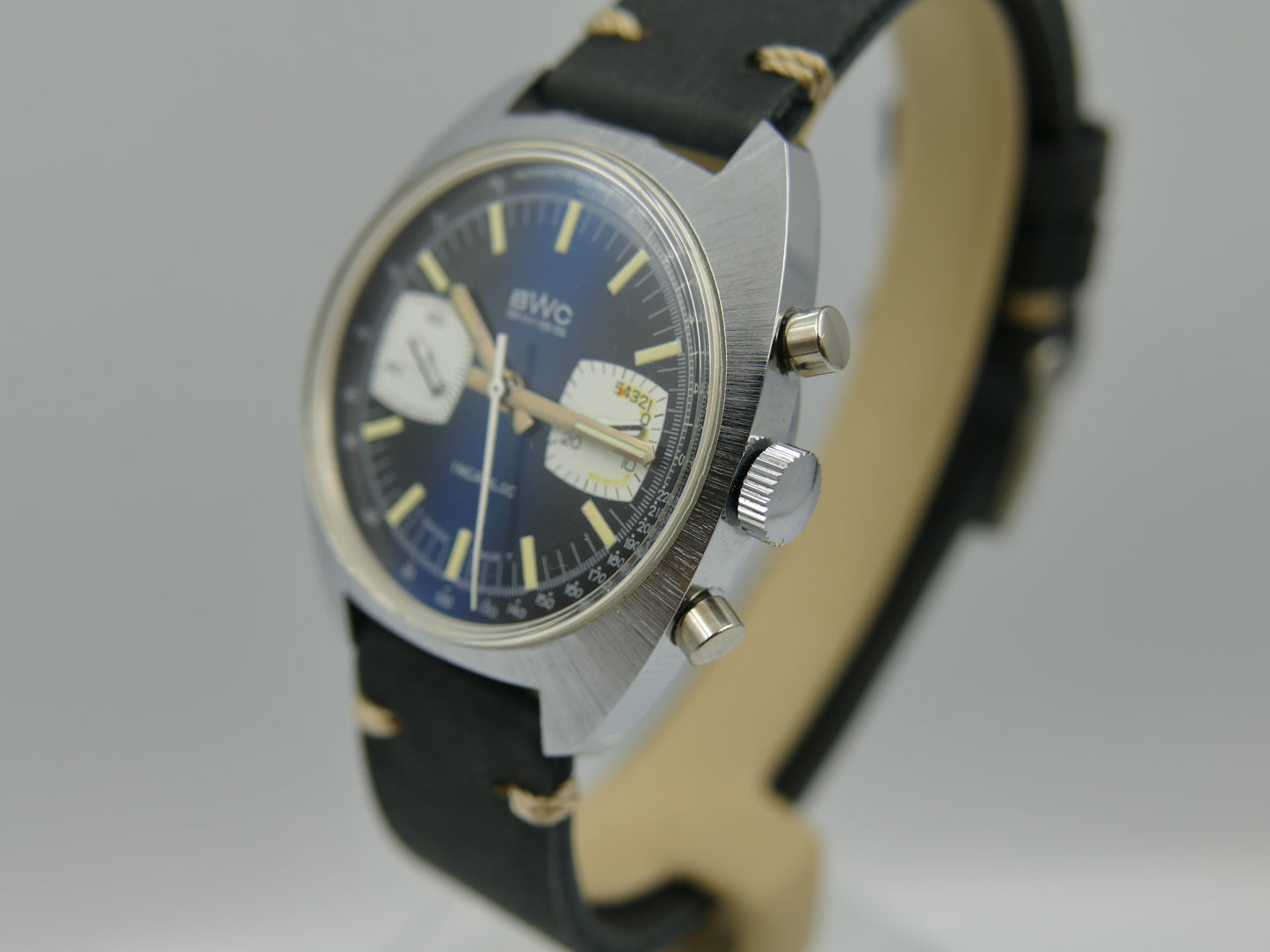 70s vintage watch mens chronograph BWC ref. 954012 valjoux 7733 mint