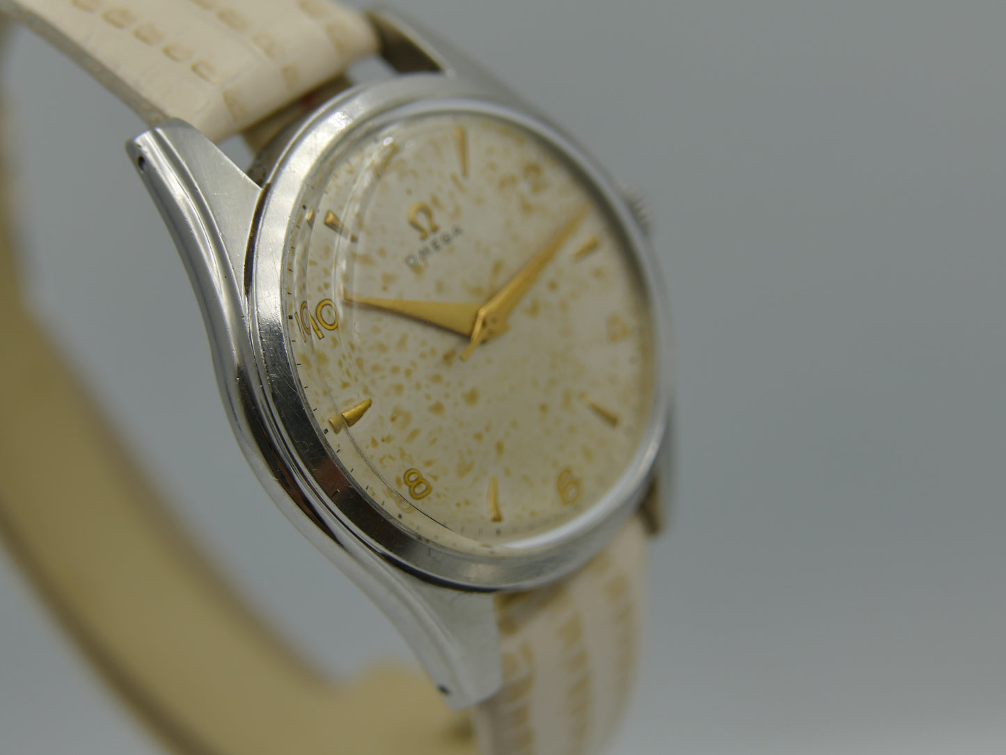 40s vintage watch mens Omega ref 2537-9 hand wind cal 283