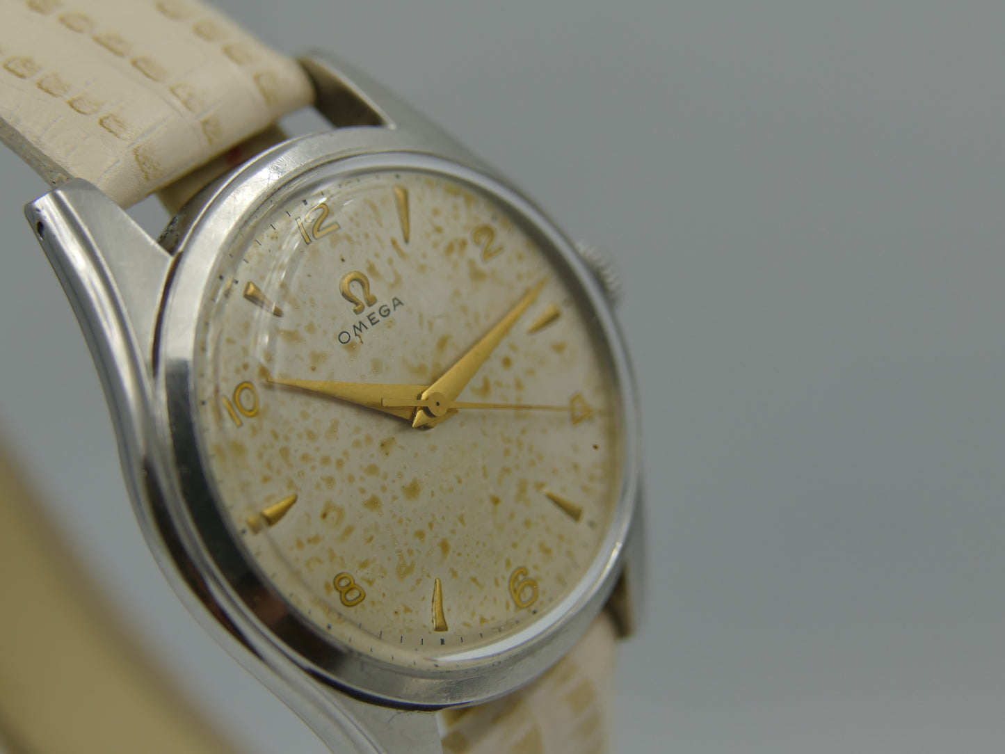 40s vintage watch mens Omega ref 2537-9 hand wind cal 283