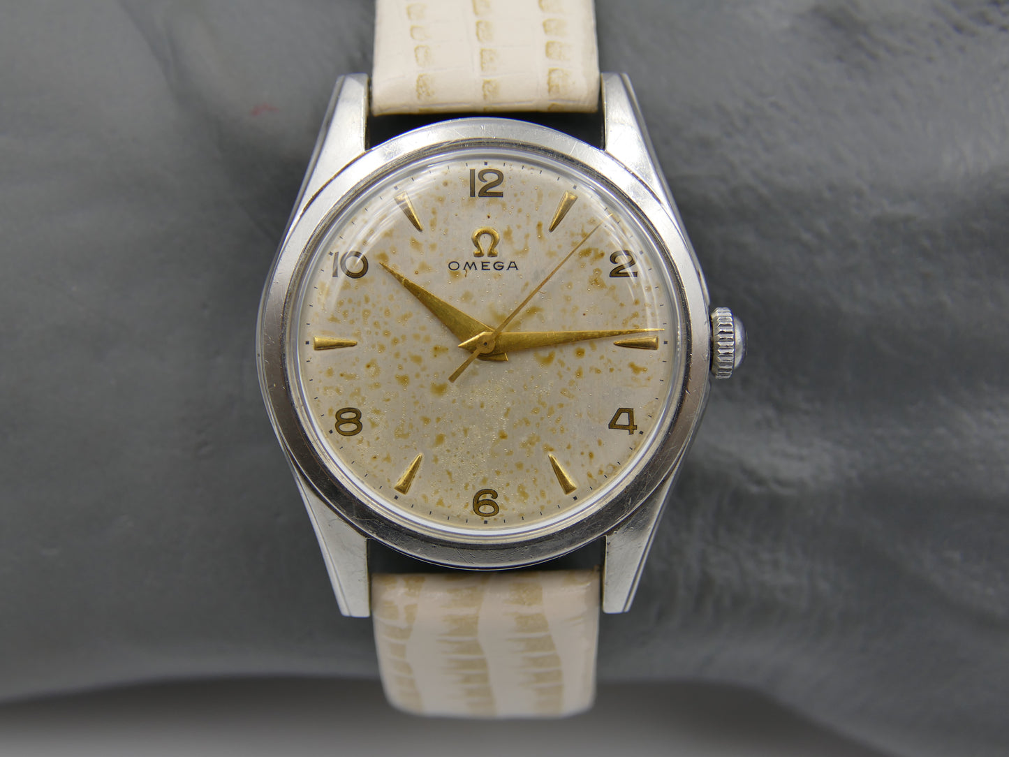 40s vintage watch mens Omega ref 2537-9 hand wind cal 283