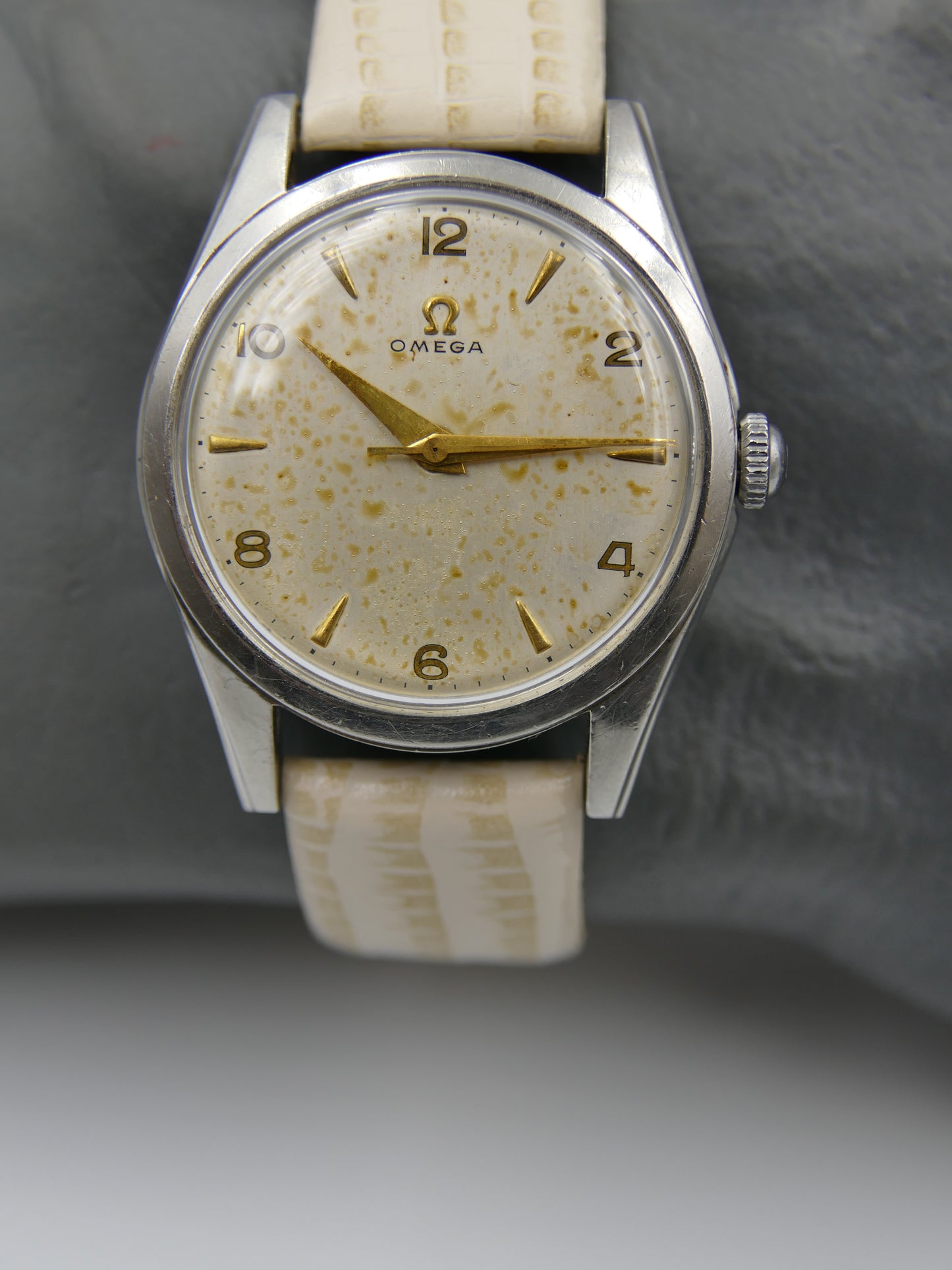 40s vintage watch mens Omega ref 2537-9 hand wind cal 283